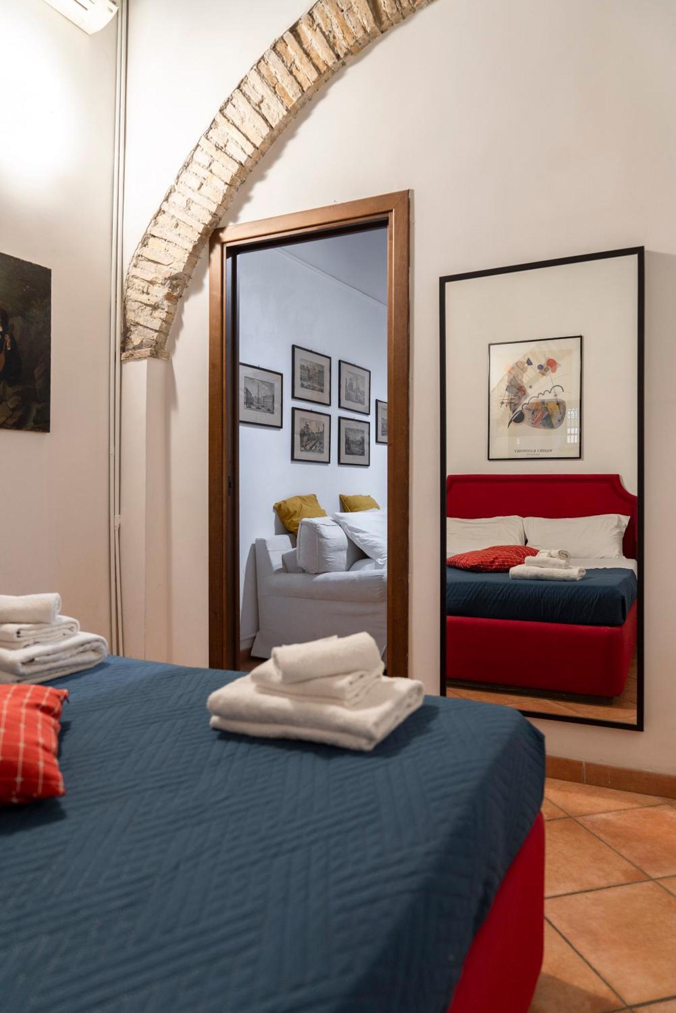 Casa De' Medici In Via Giulia *