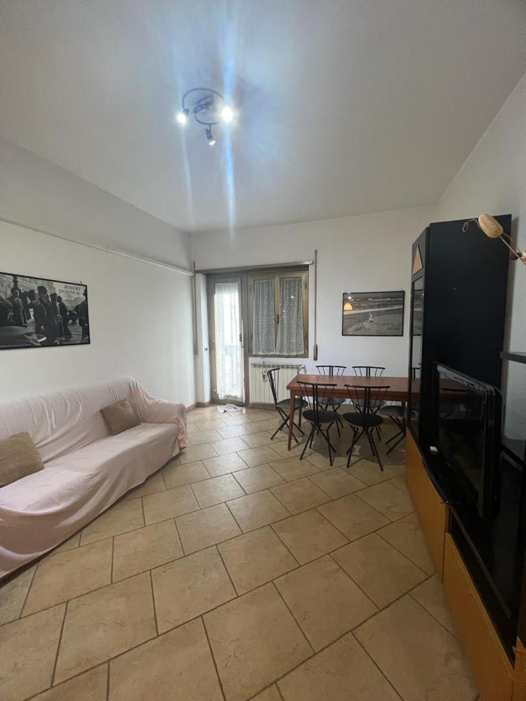 Nathan House, Malatesta Apartamento