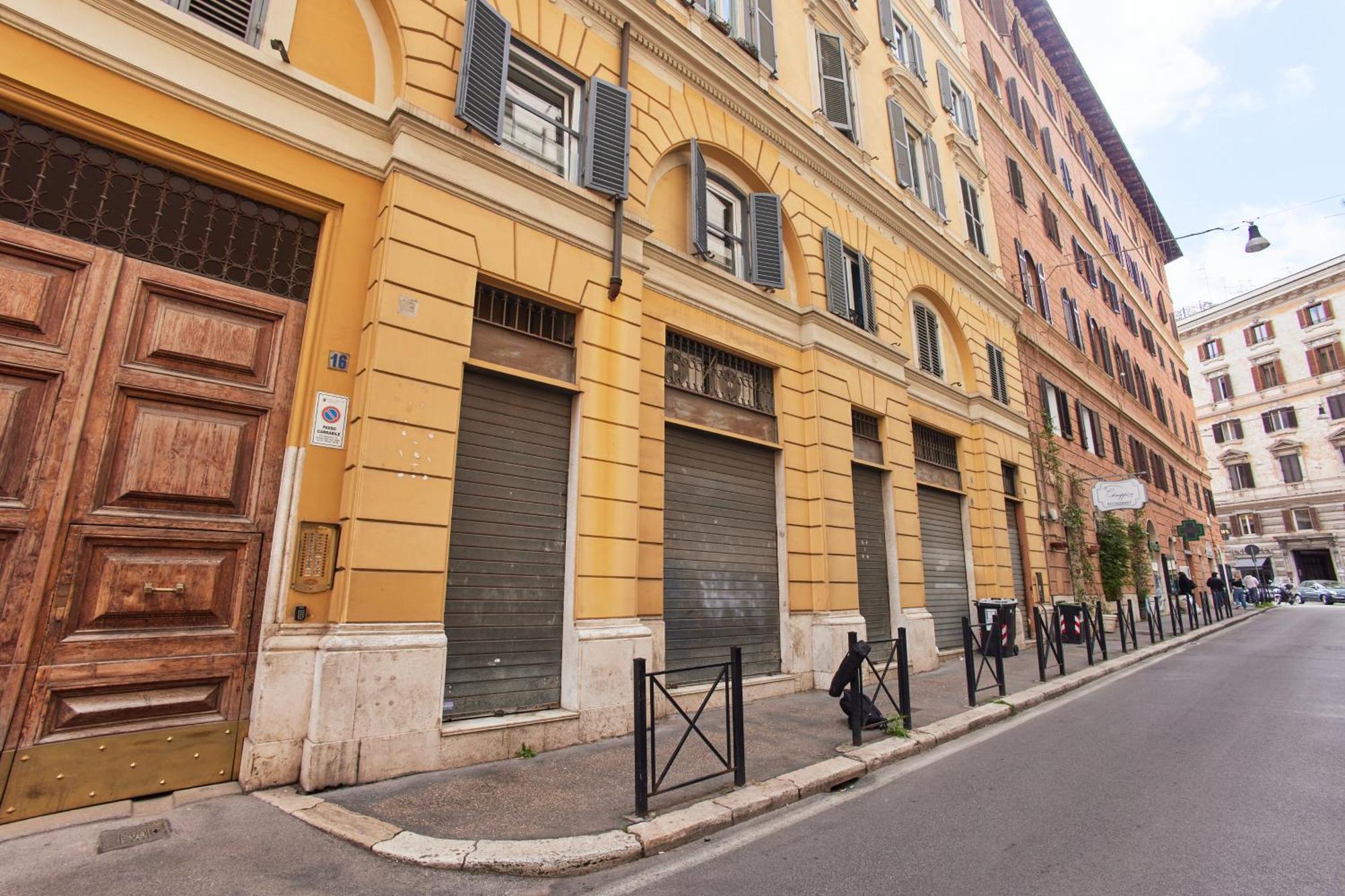 Napodano - * Roma
