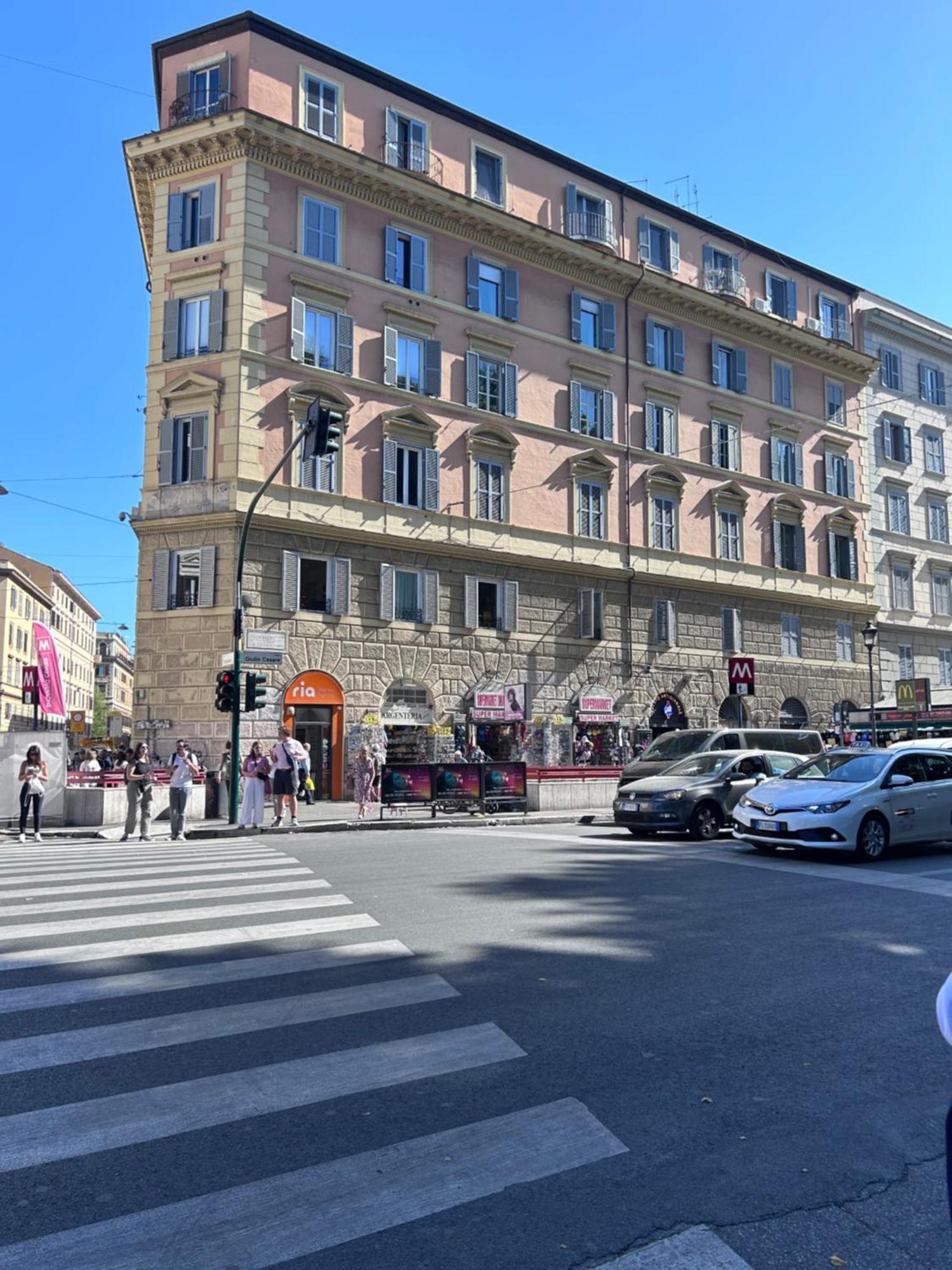 La Di Leon * Roma
