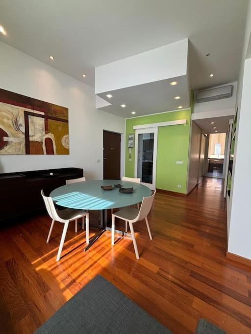 Cornelia Apartment *