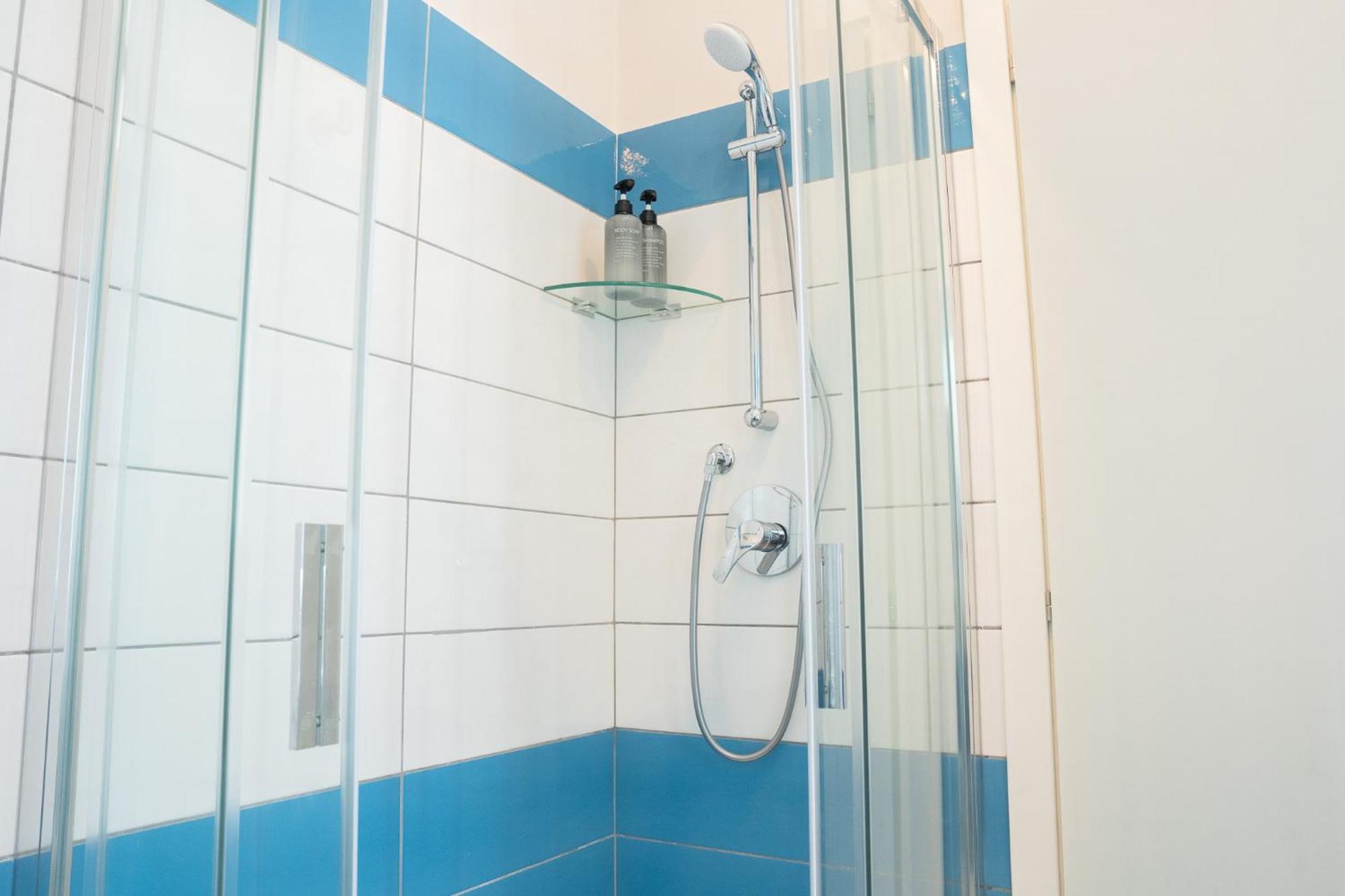 Apartment Vatican 4 Bedroom With Private Parking
