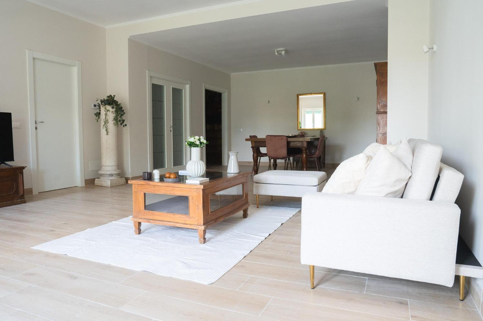 Vatican 4 Bedroom With Private Parking Apartment *
