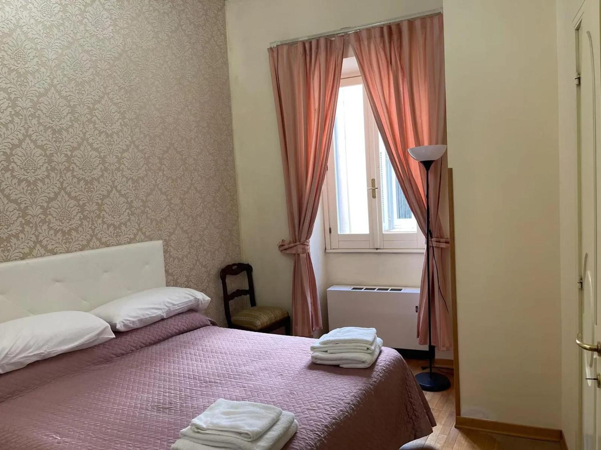 Charming Near The Colosseum 60 Sqm 4 Pers Air Conditiond Appartamento *