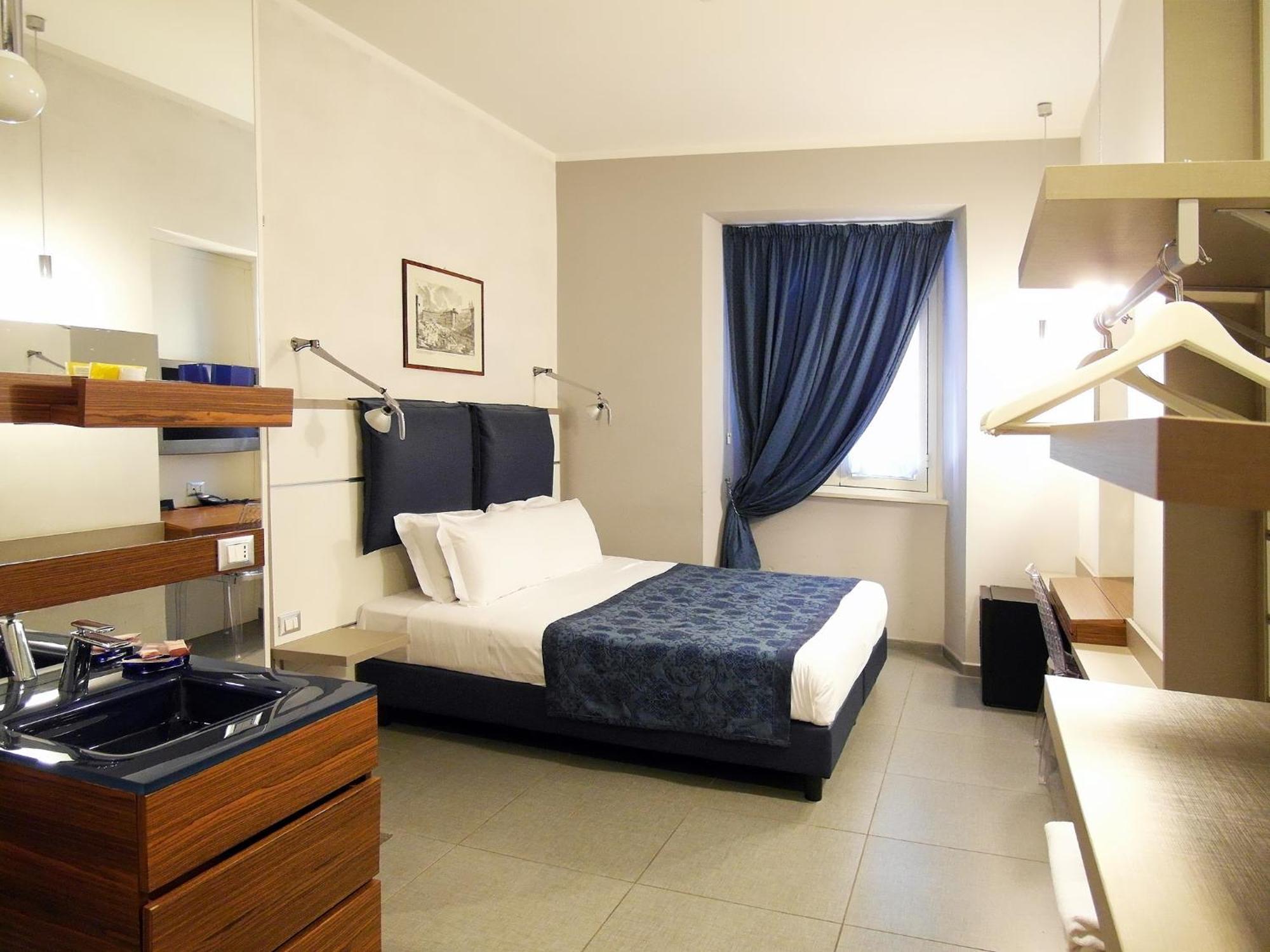Hotell California 3*