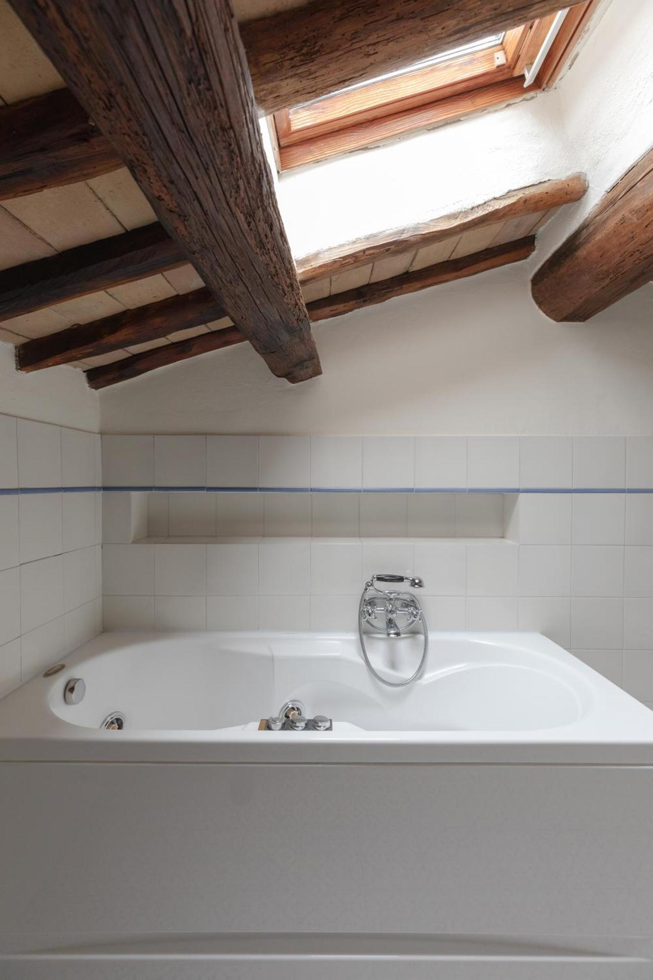 Classic And Chic In Trastevere
