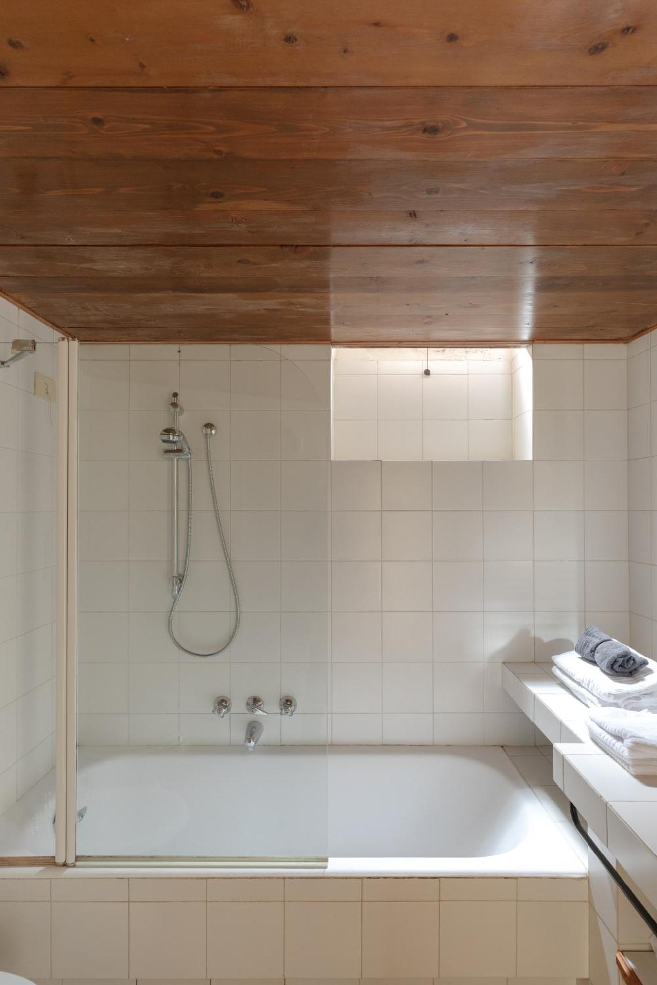 Classic And Chic In Trastevere Apartment