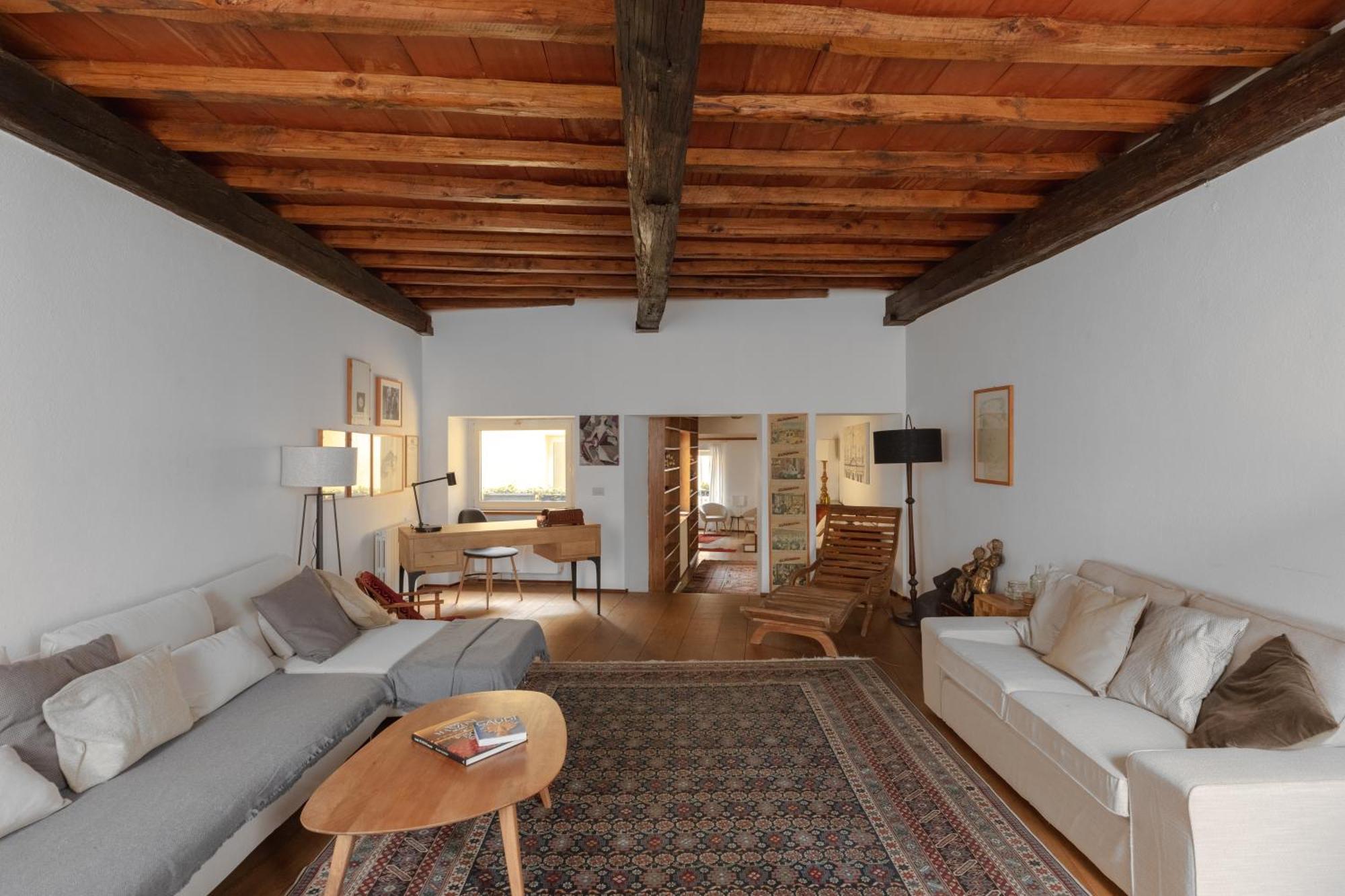 Classic And Chic In Trastevere Apartment *