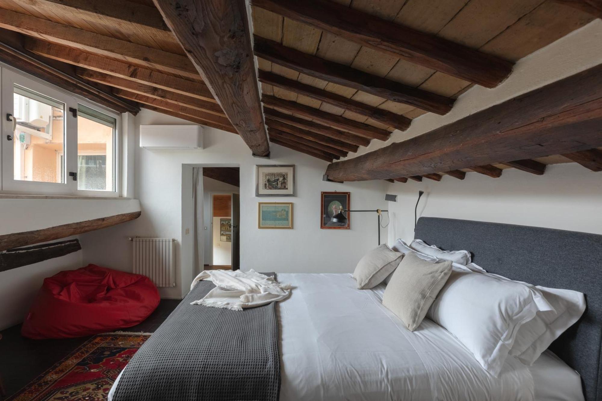 Apartment Classic And Chic In Trastevere Rome