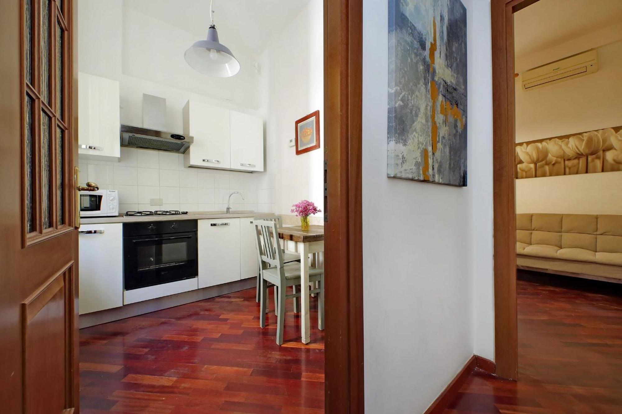 Apartment 1 Bd With Balcony San Giovanni By Halldis