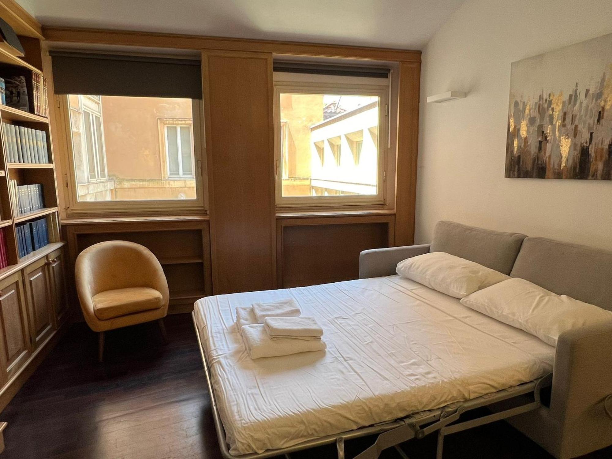 Elizabeth's Place, Spanish Steps * Roma