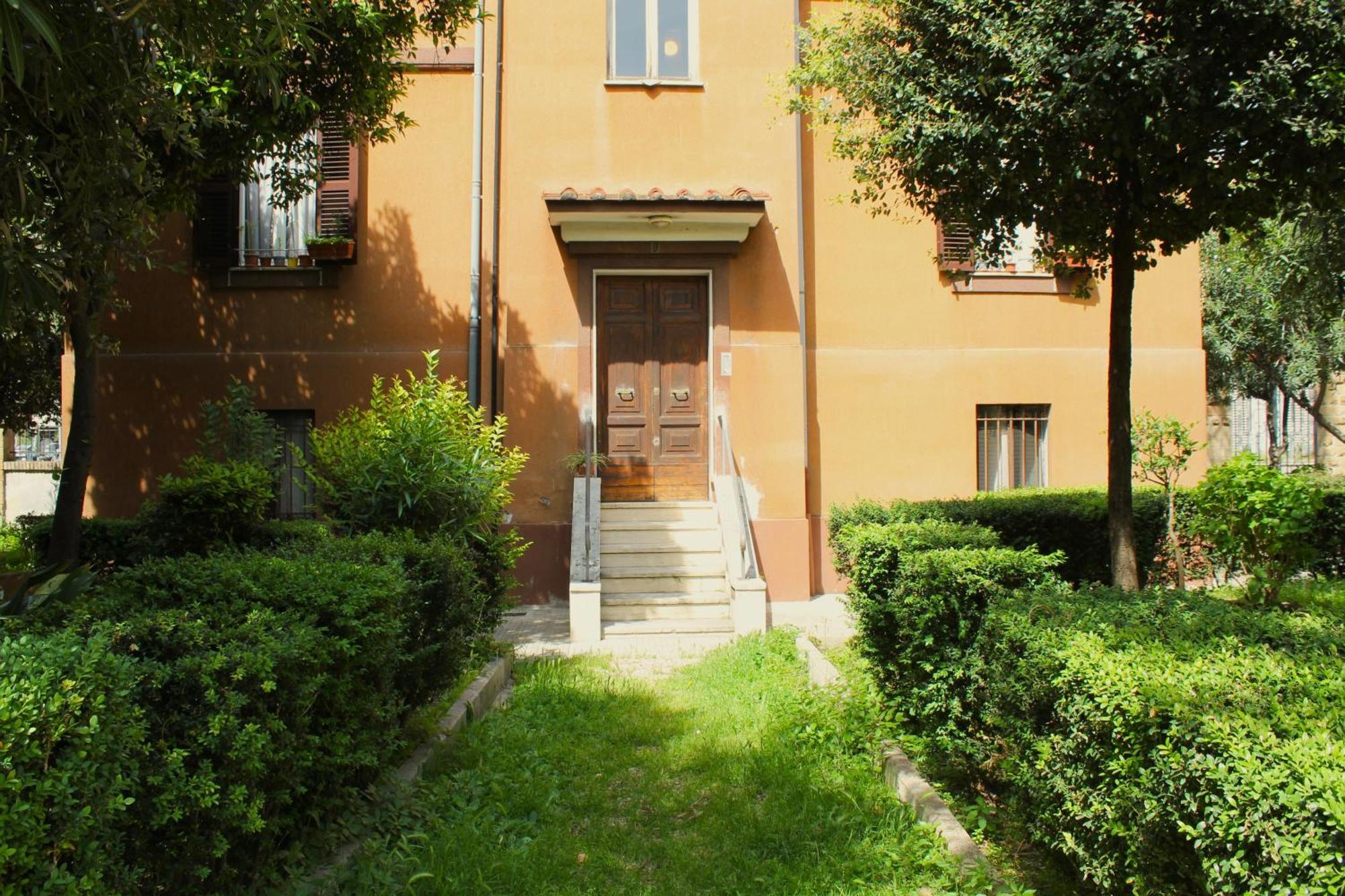Epirhome, Tra Colosseo E Porta Santa * Roma