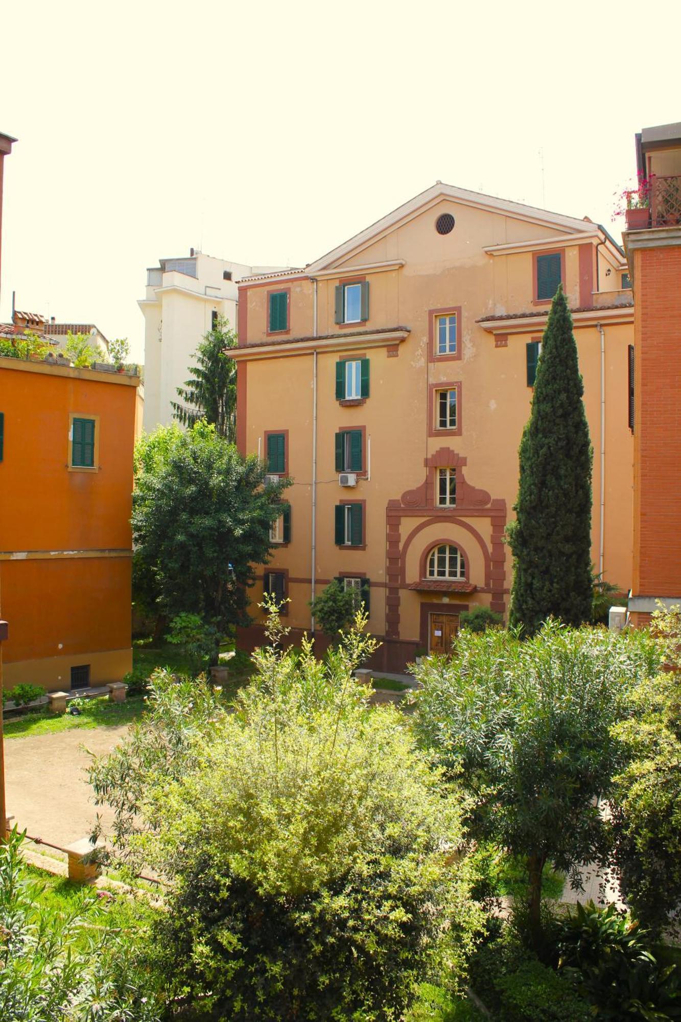 Leilighet Epirhome, Tra Colosseo E Porta Santa