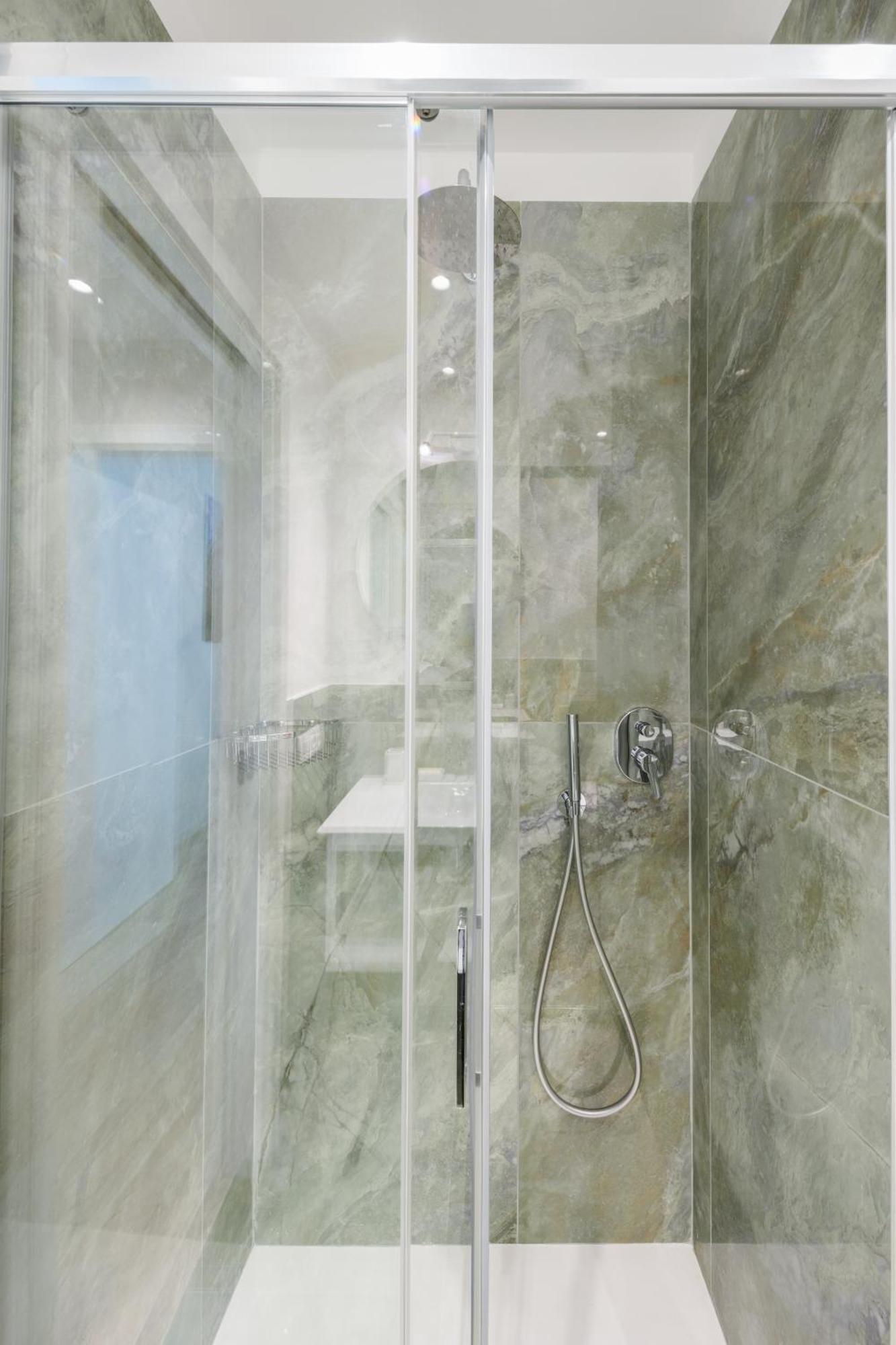 Apartment Lucrezio In Rome