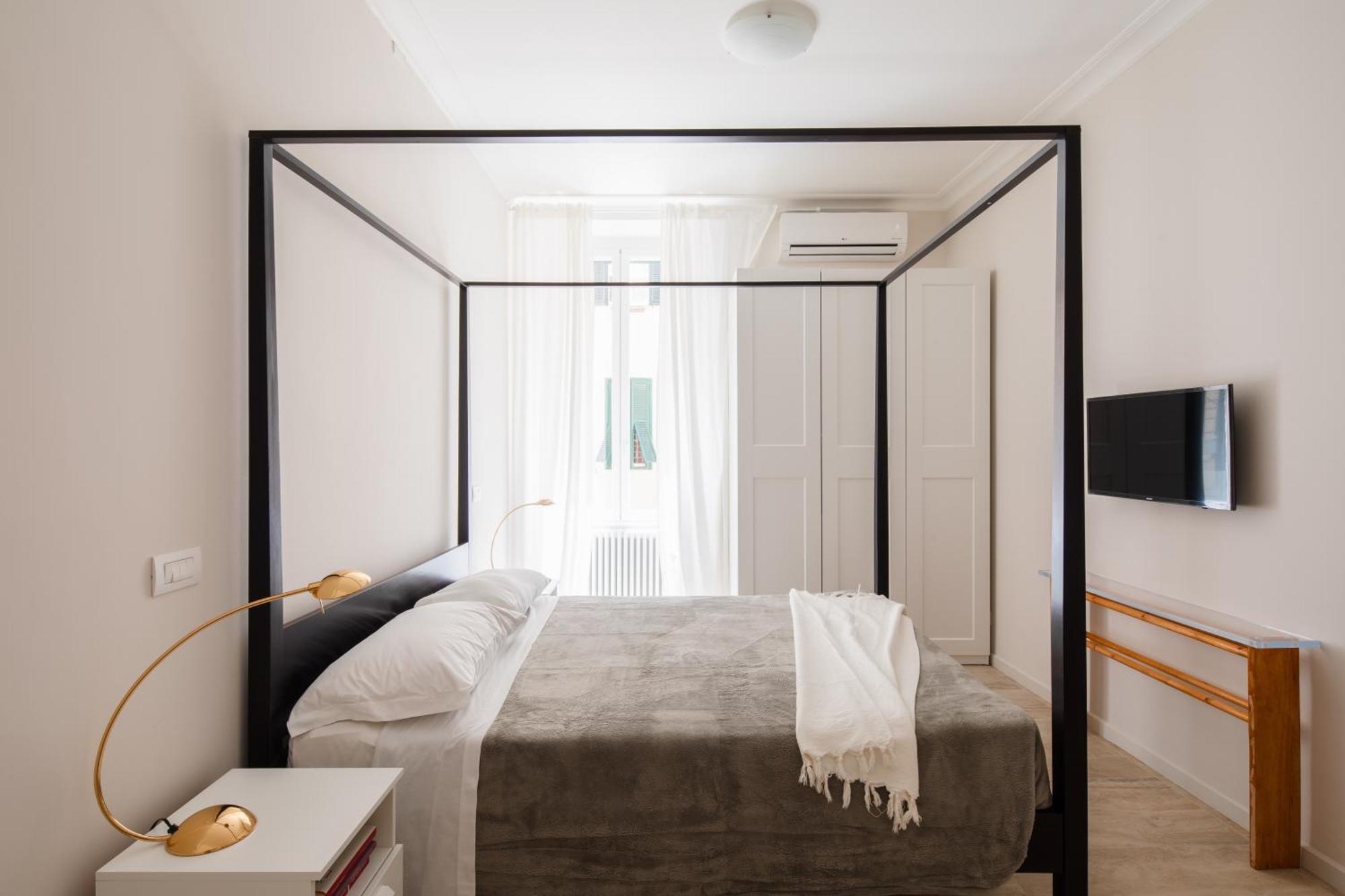 Apartment Lucrezio In *