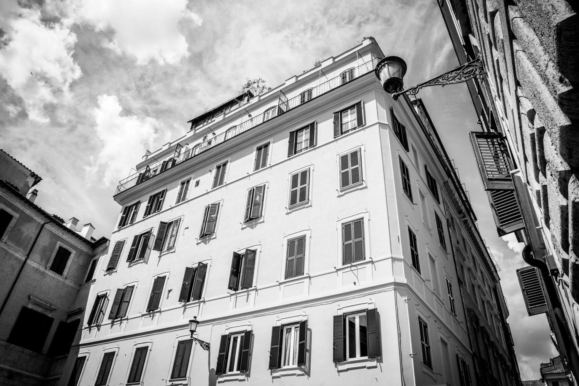 Mh Luxury Pantheon