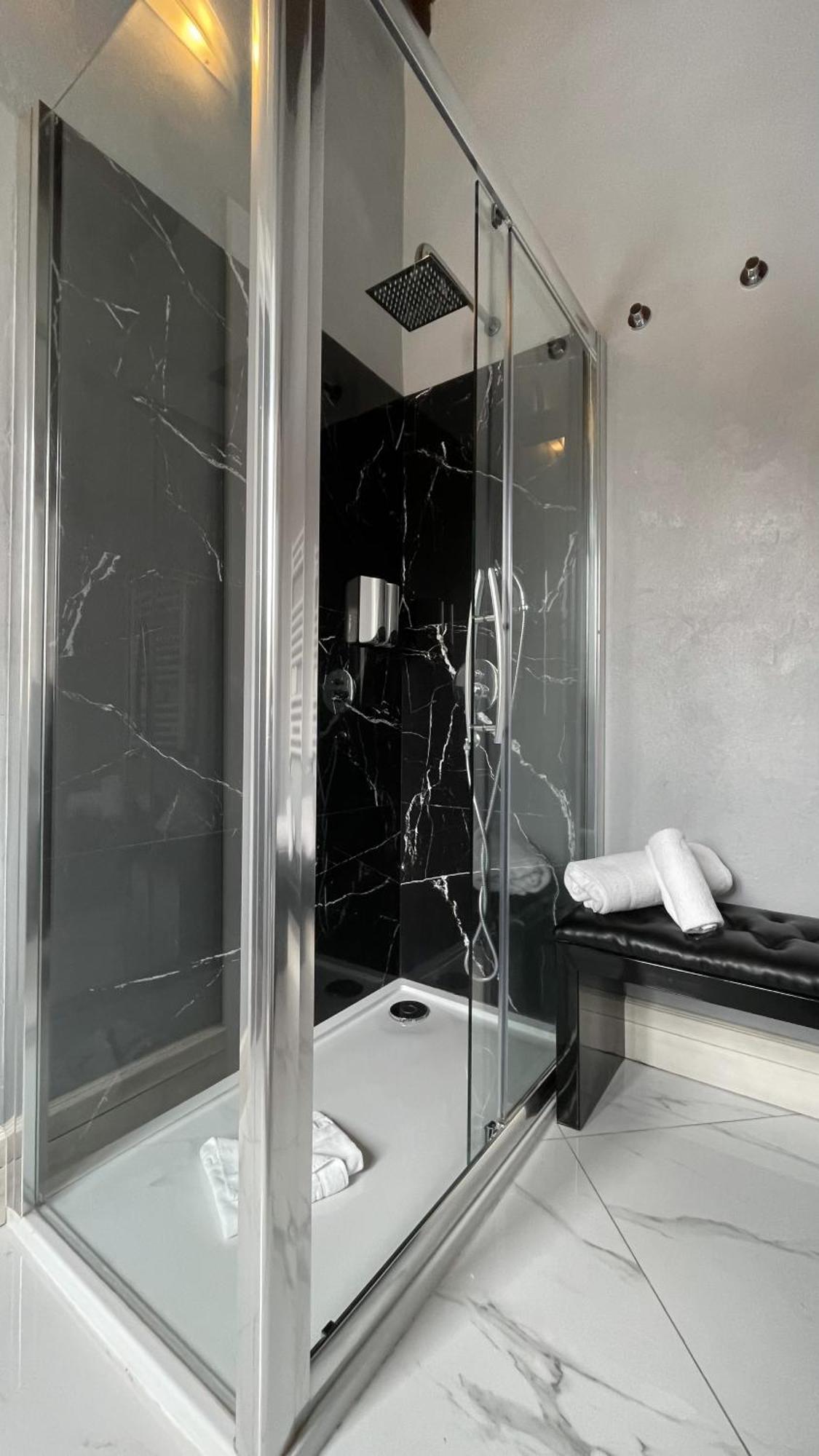 Rhome Luxury Rom