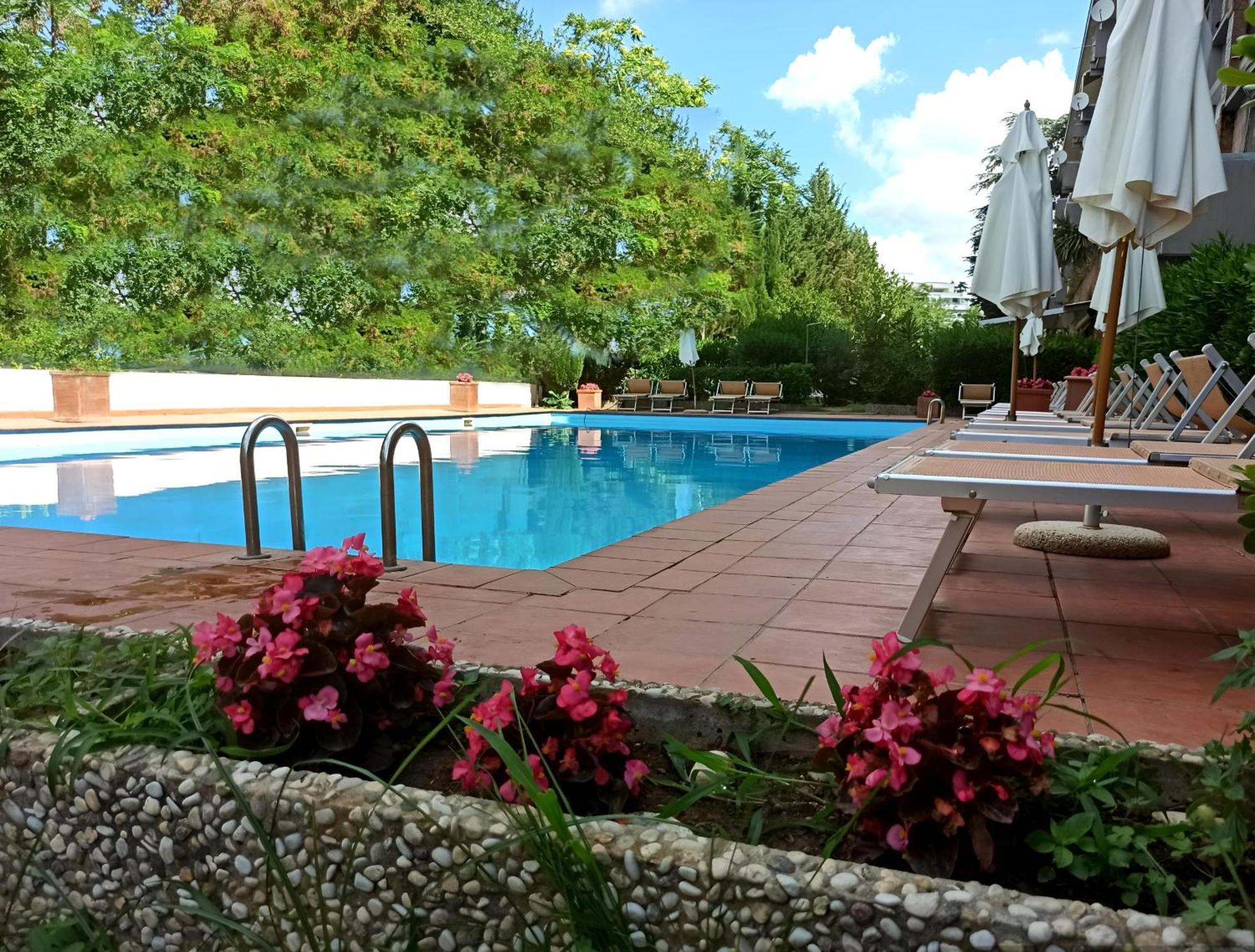 Apartment Aurelia Antica Terrace Free Pool And Parking