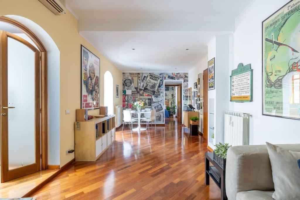 Stracult House Suggestive And Vintage-pop