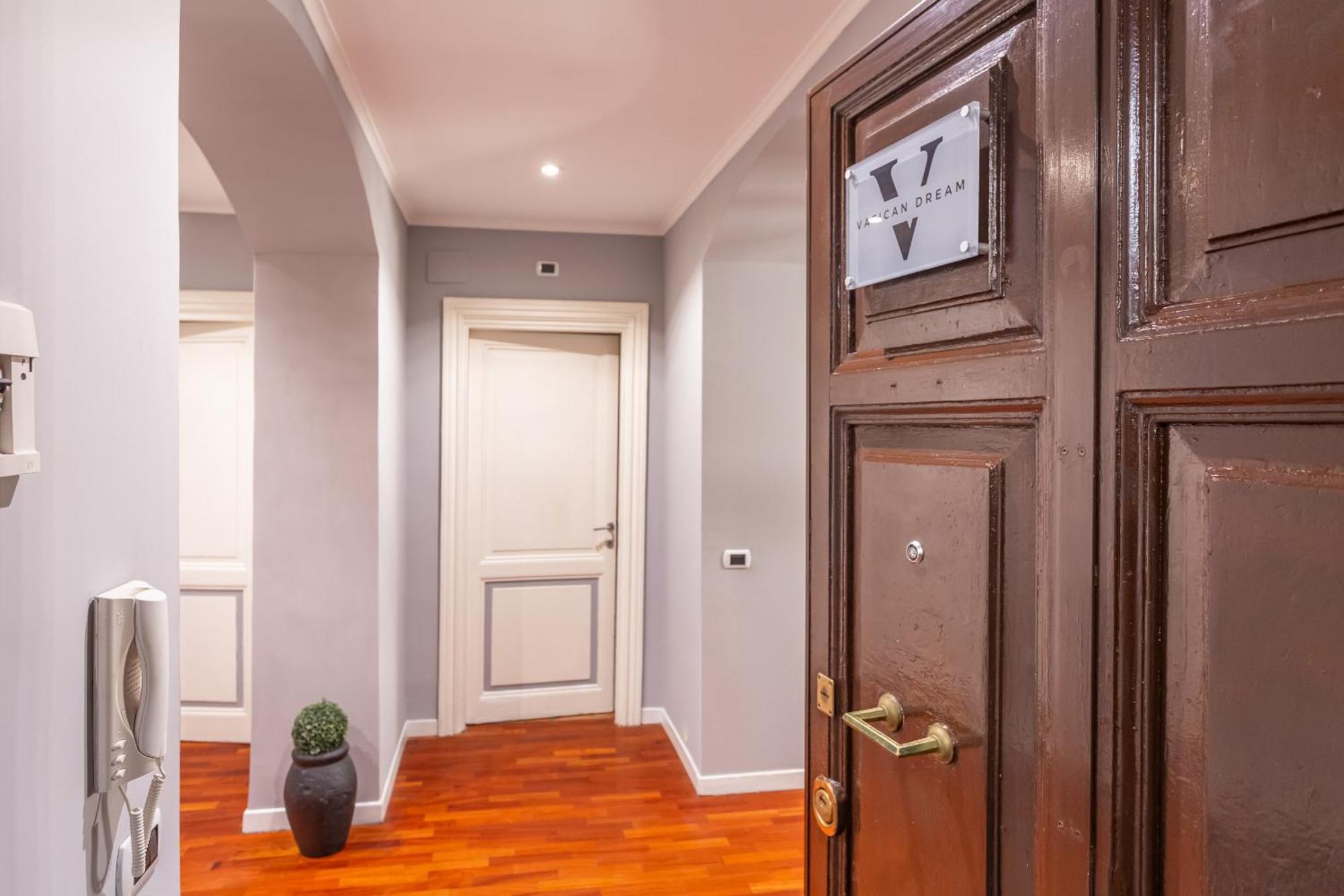 Apartment The Vatican Dream 3bdr Rome