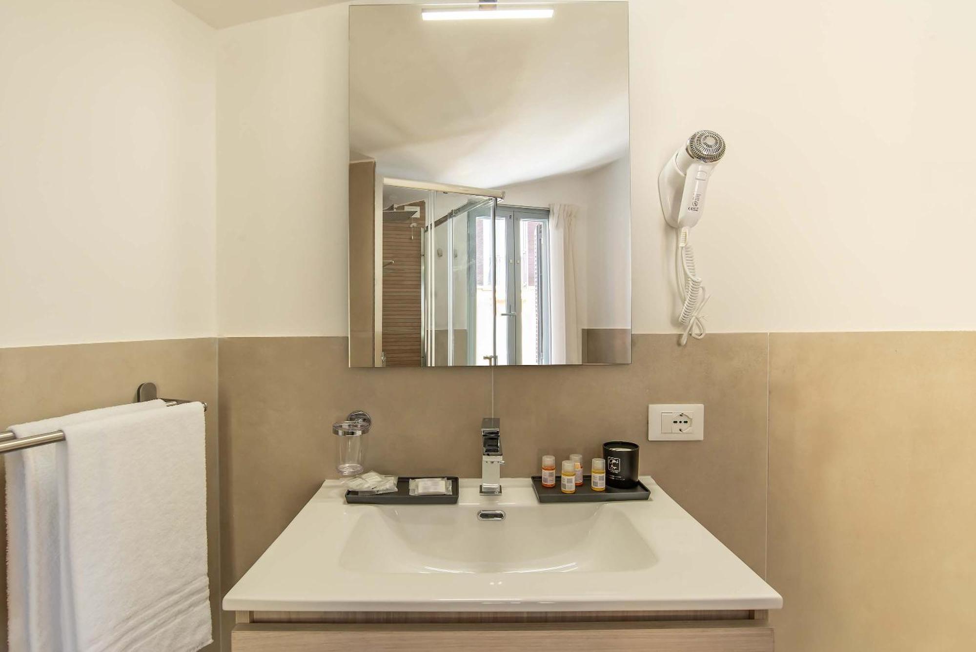 Essence Guest house *