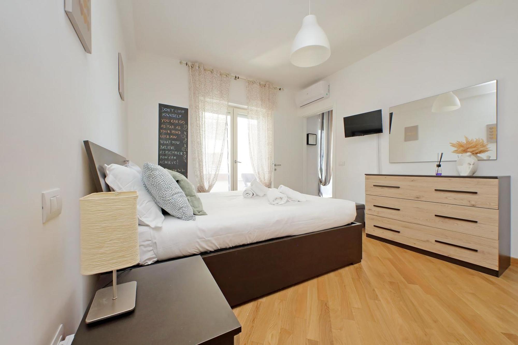 Comodo Con Terrazzo, Vicino Gemelli Apartamento *