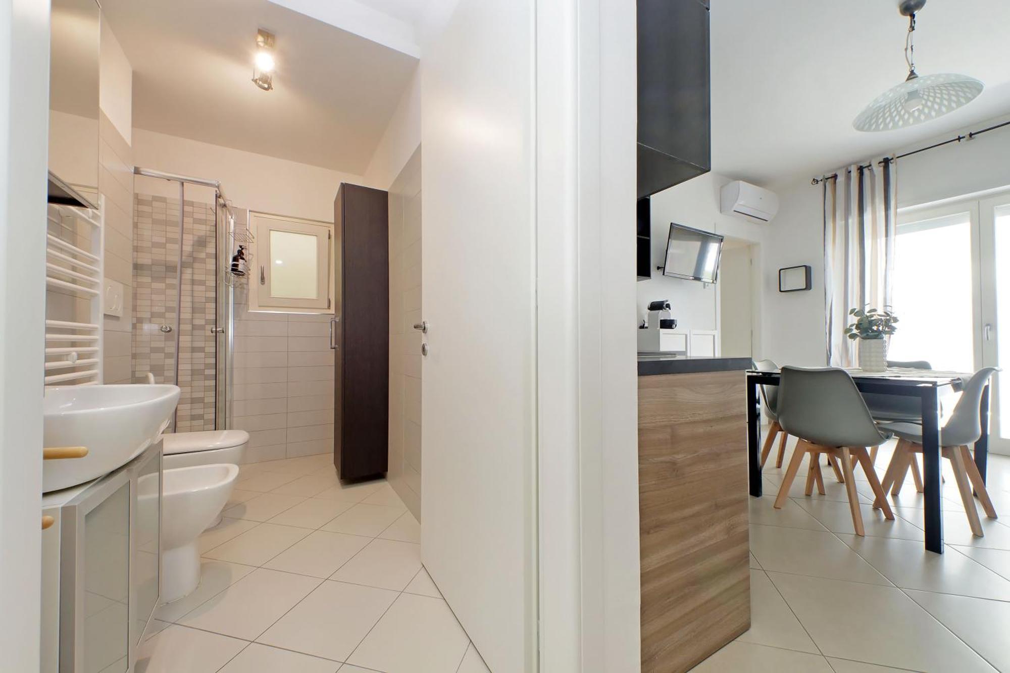 Apartamento Comodo Con Terrazzo, Vicino Gemelli
