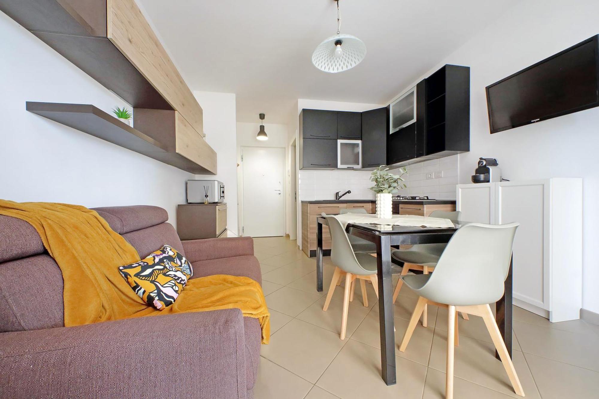 Comodo Con Terrazzo, Vicino Gemelli Apartamento *