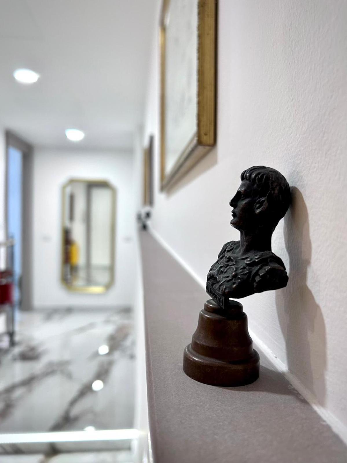 Escape To The Eternal Vatican * Roma