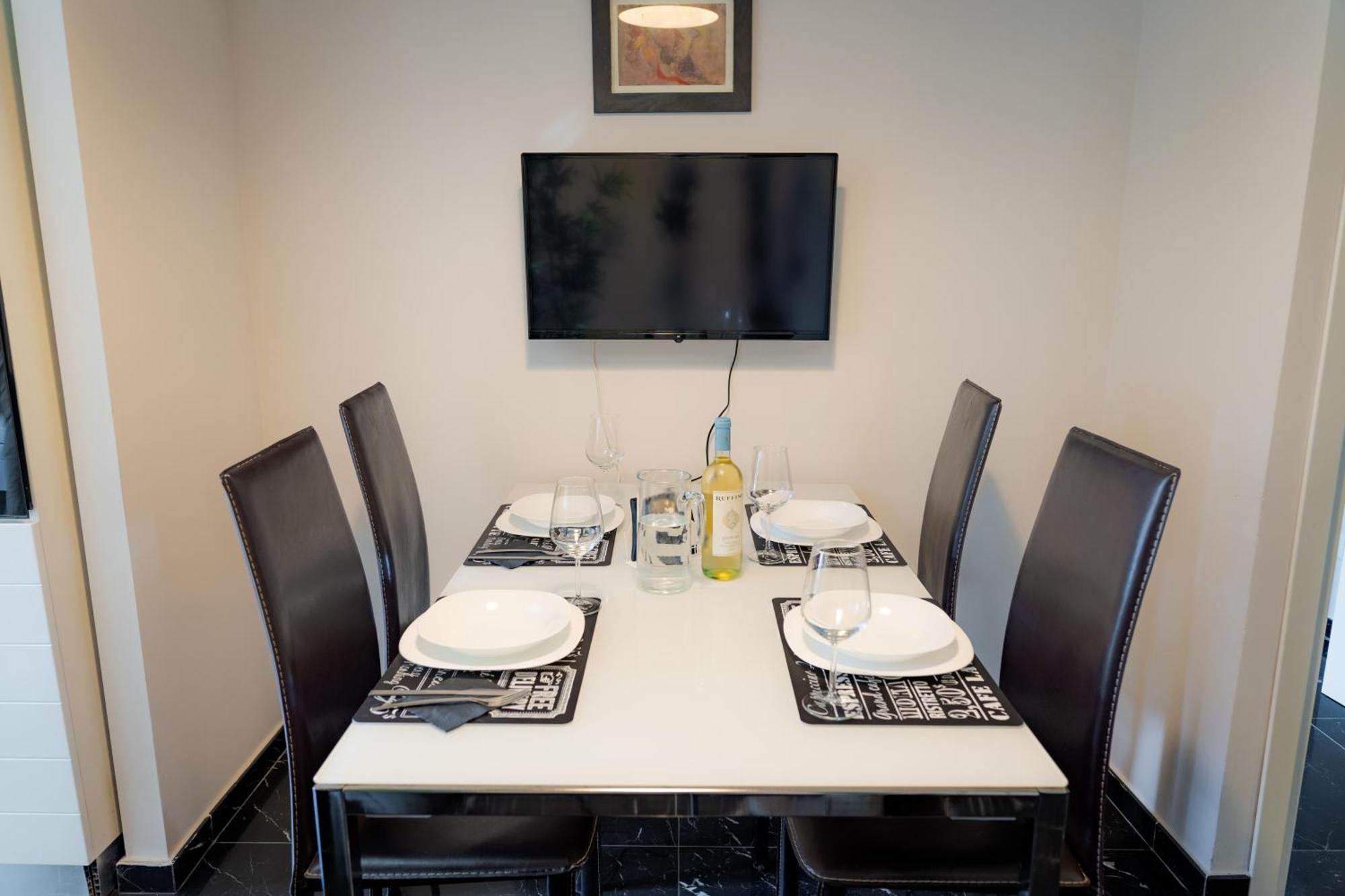 Style134 50 Meters From Metro A Lucio Sestio Station Apartment Rome