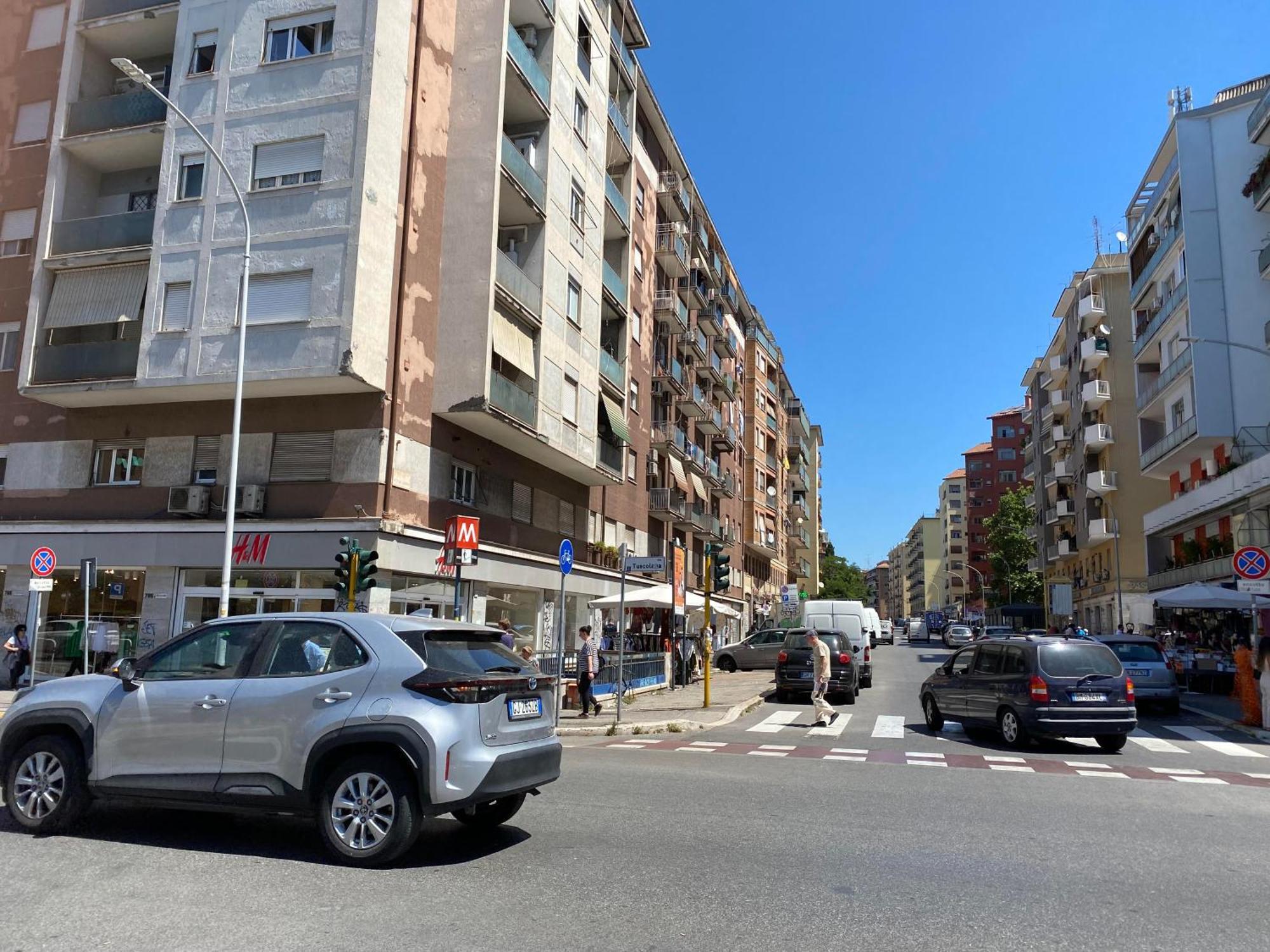 Style134 50 Meters From Metro A Lucio Sestio Station * Rome