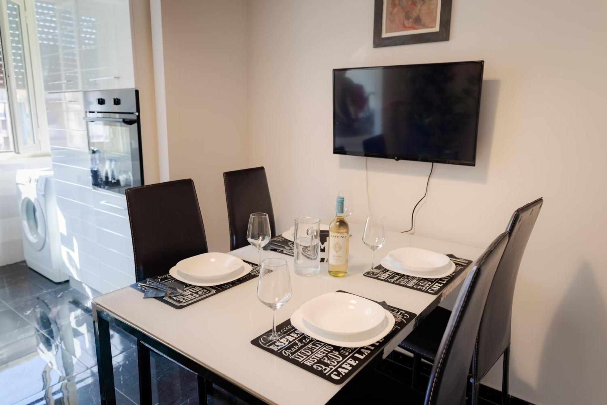 Style134 50 Meters From Metro A Lucio Sestio Station