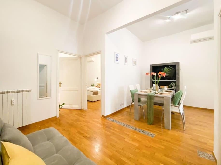 Via Veneto - Domus Juliae * Roma