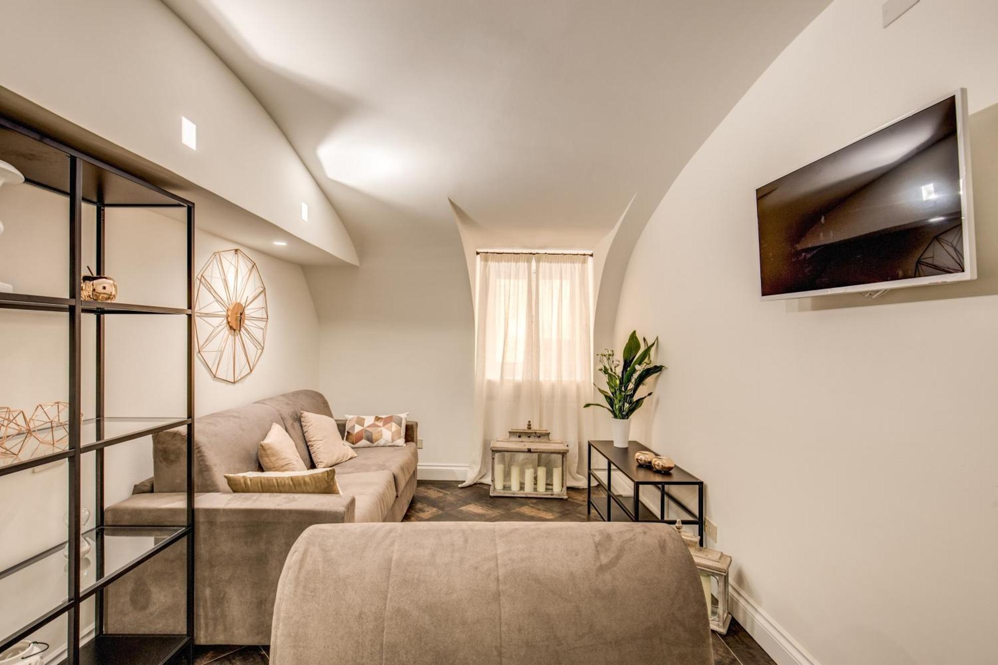 Cozy Flat In Front Of Fori Imperiali * Roma