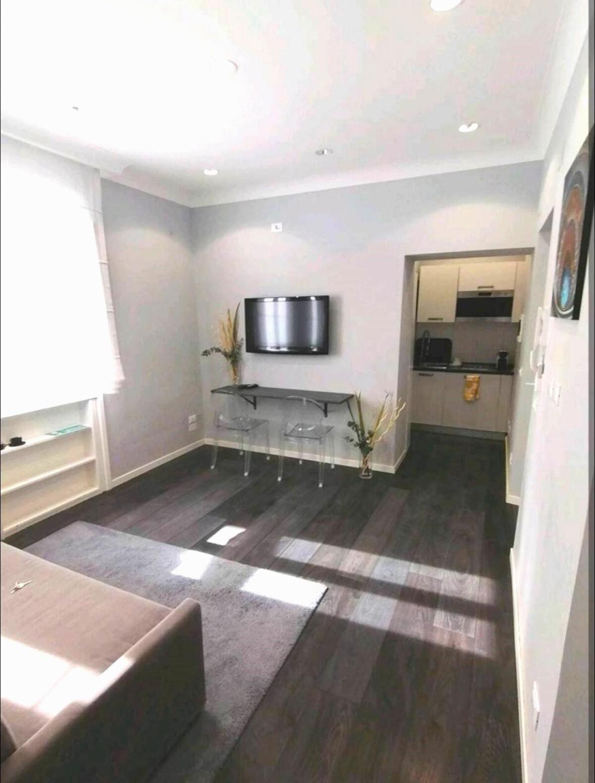 Apartamento Crispi Relax Apartment *