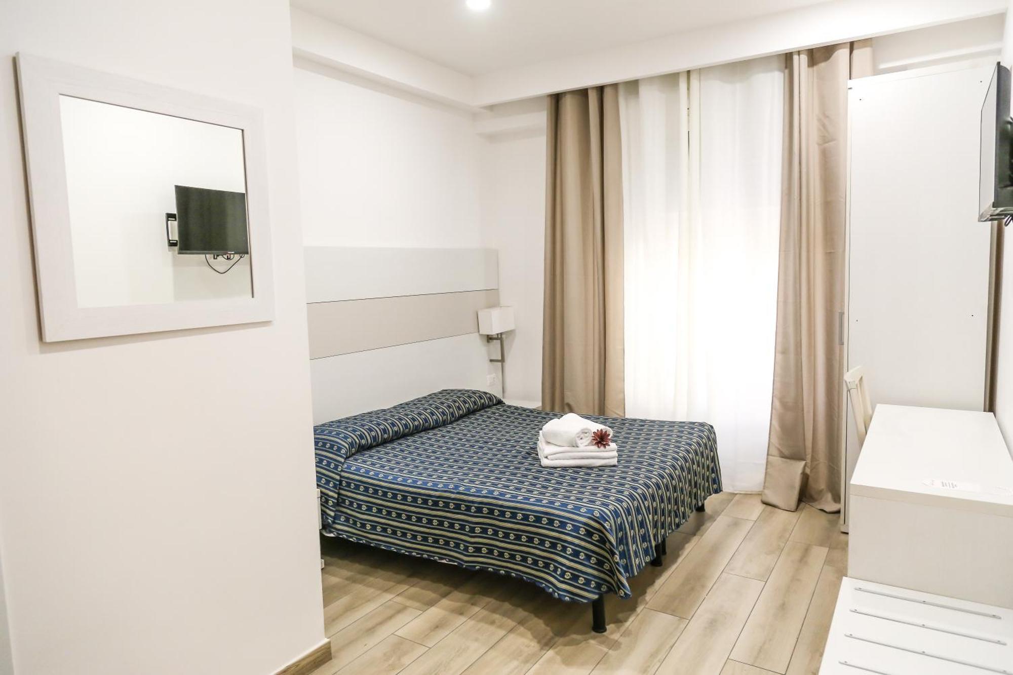 Hotel Athena