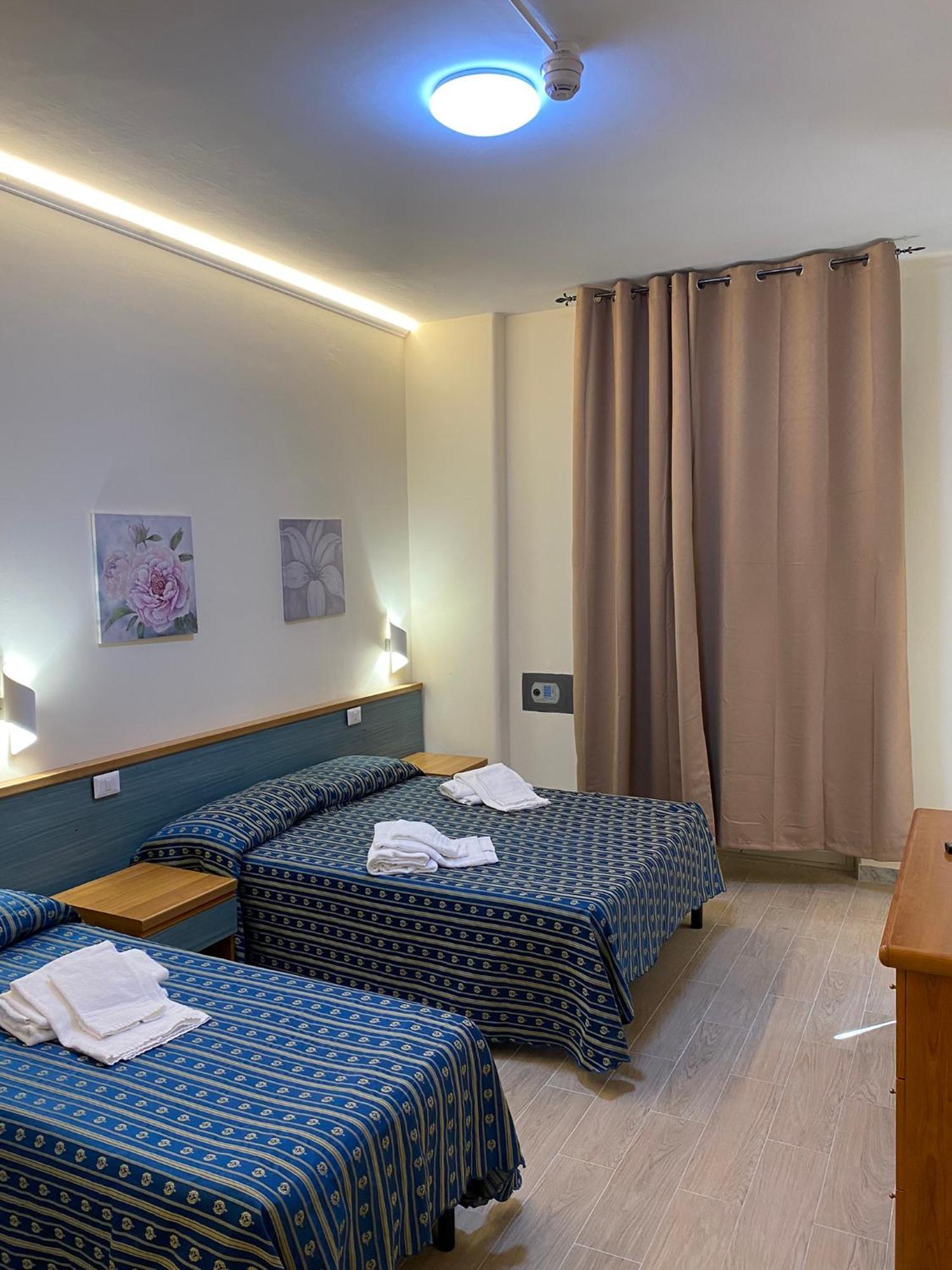 Athena Hotel 3*