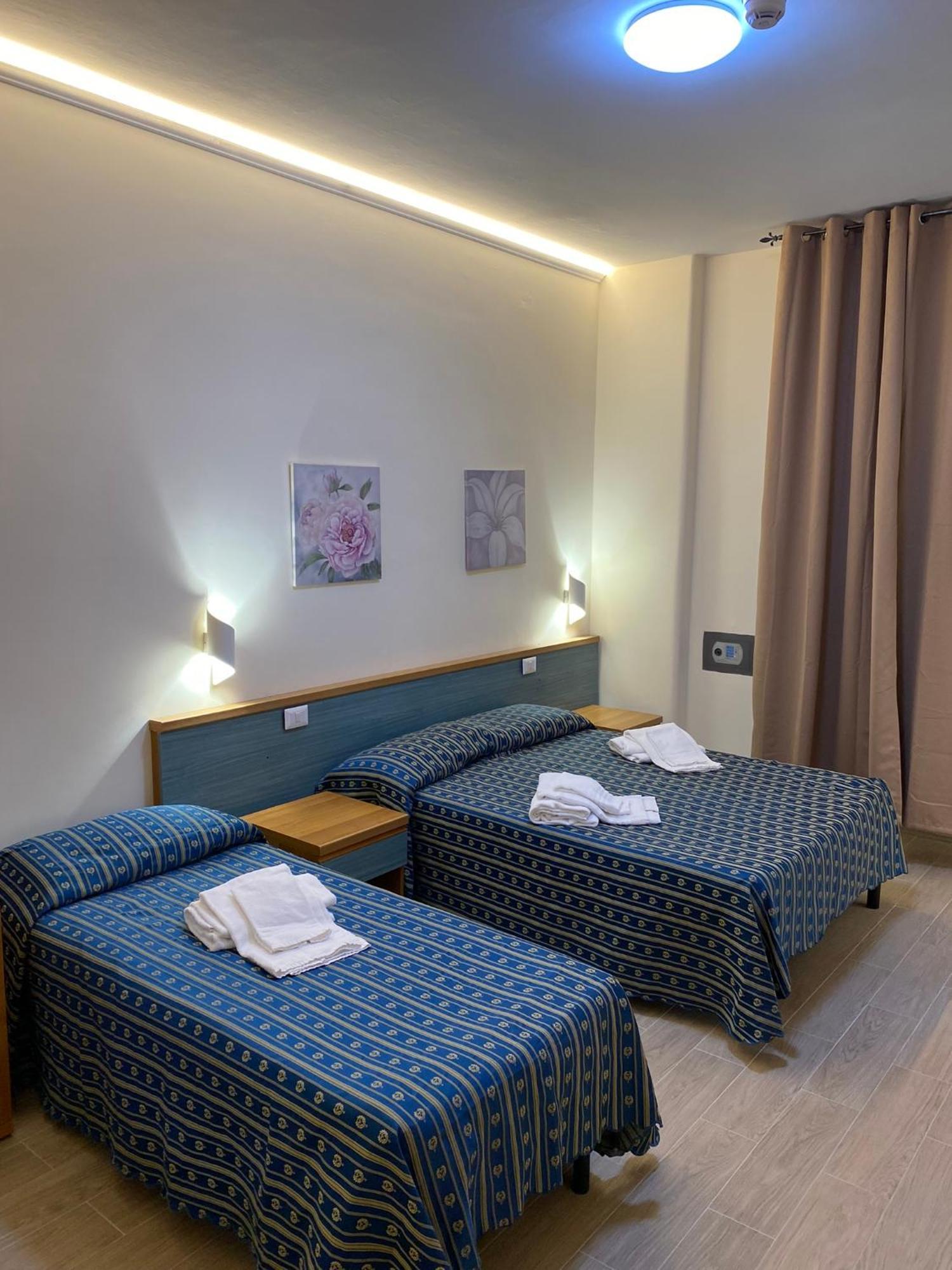 Hotel Athena