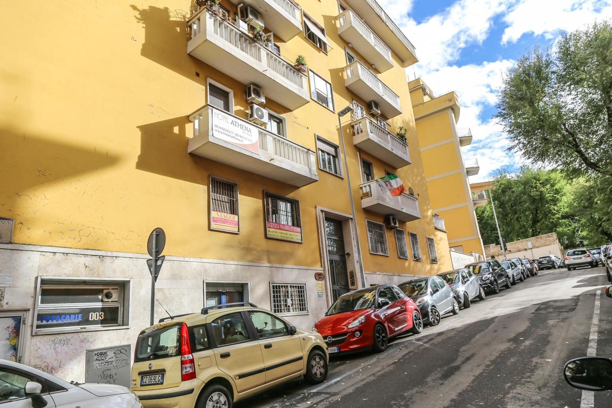 Athena Roma