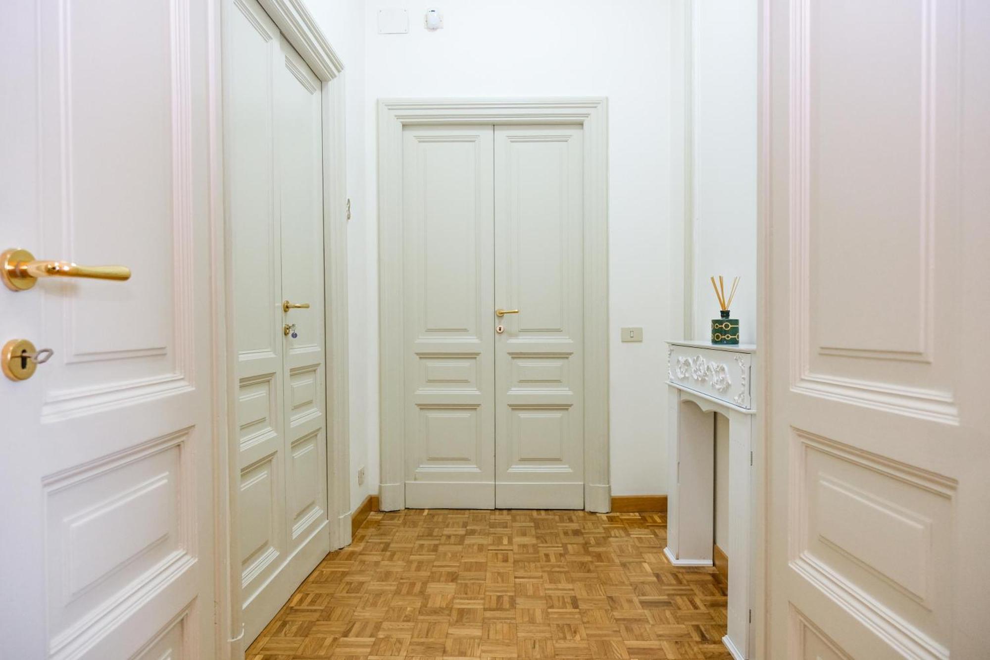 Domus Lilium Apartment *