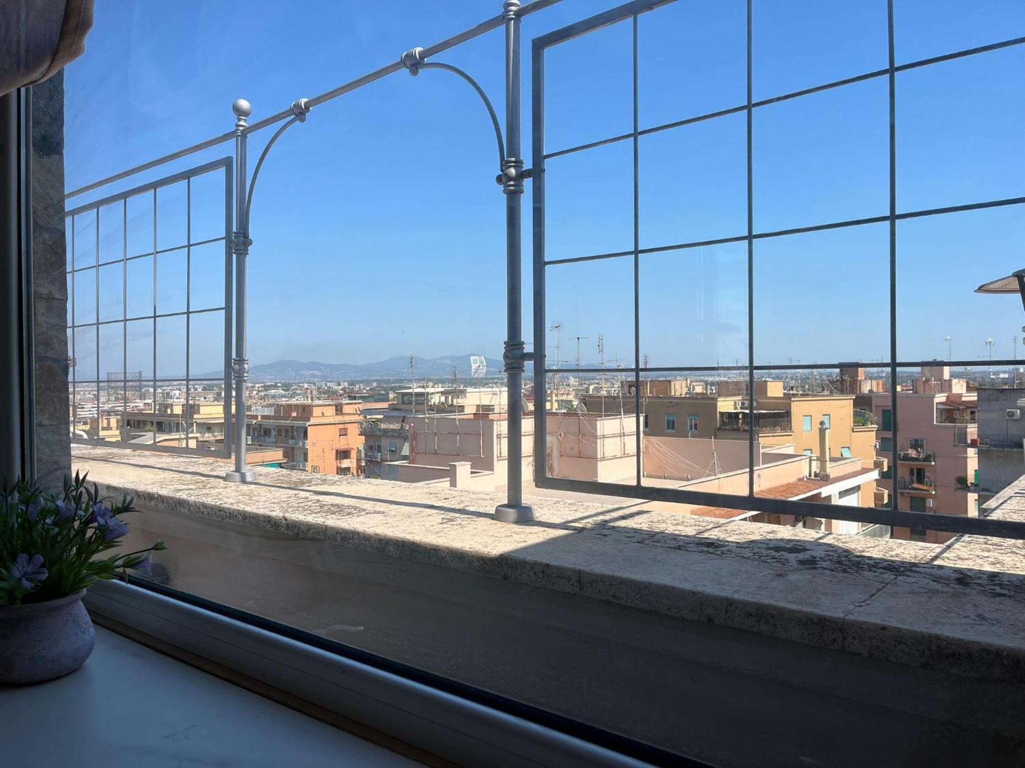Cozy Penthouse With Terrace And View * Roma