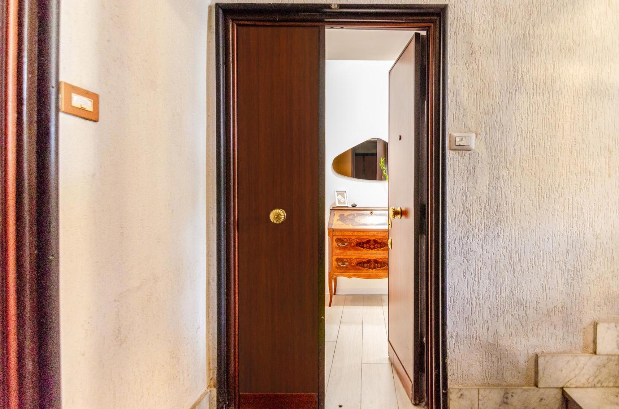 Casa de hóspedes Dimora Clodia-casa Intera Con Stanza Privata E Bagno In Condivisione