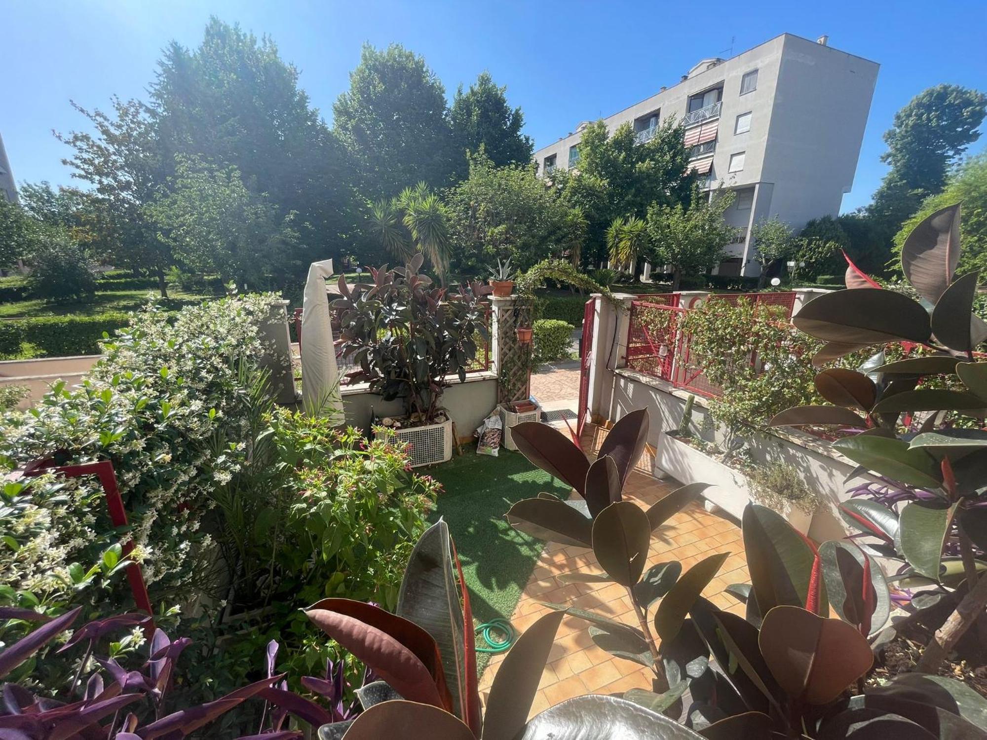 Apartamento Intero Con Giardino E Parcheggio