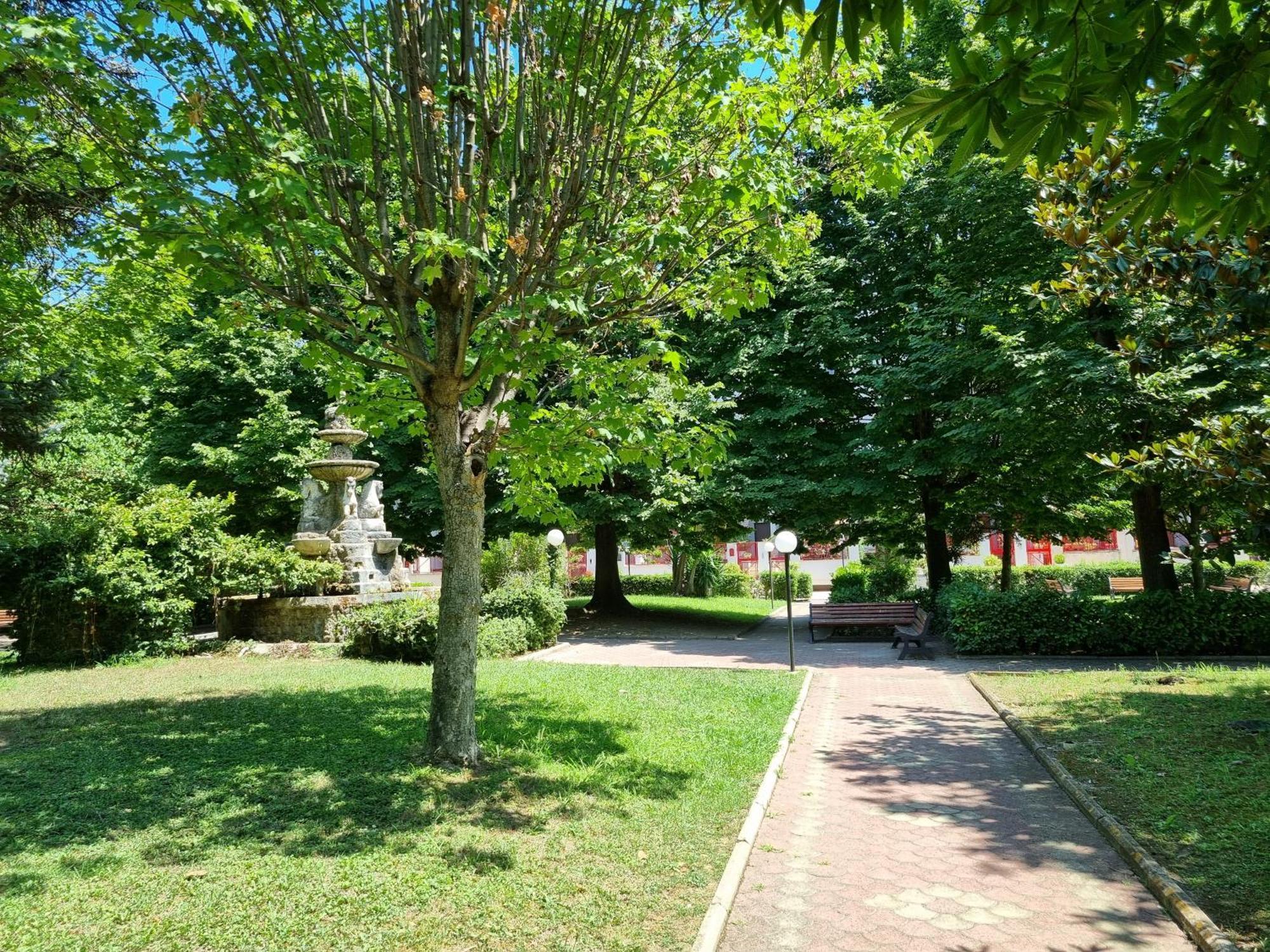 Intero Con Giardino E Parcheggio * Roma