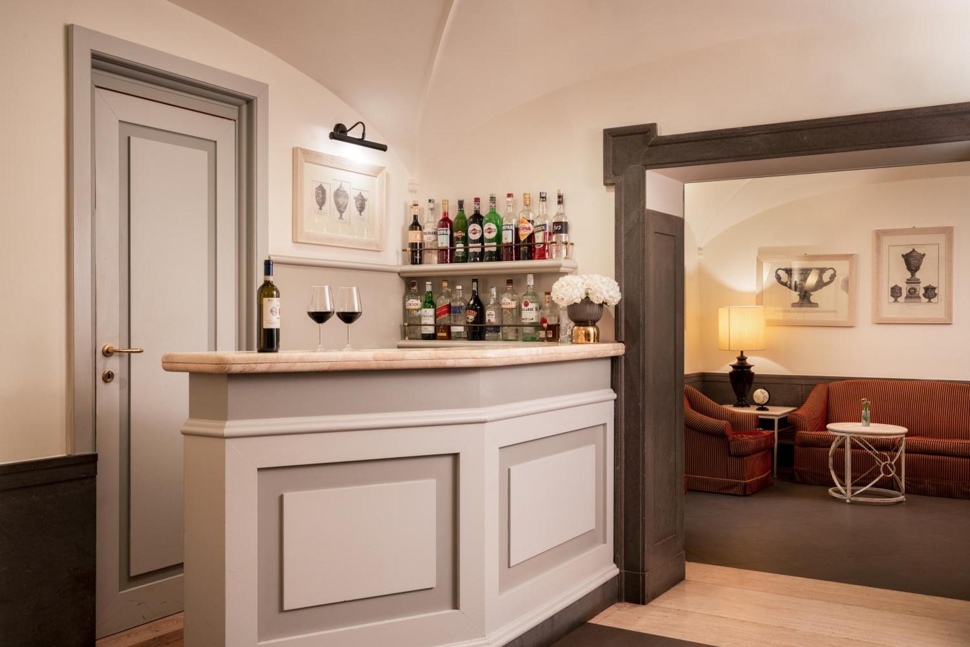 Hotell Glori 4*