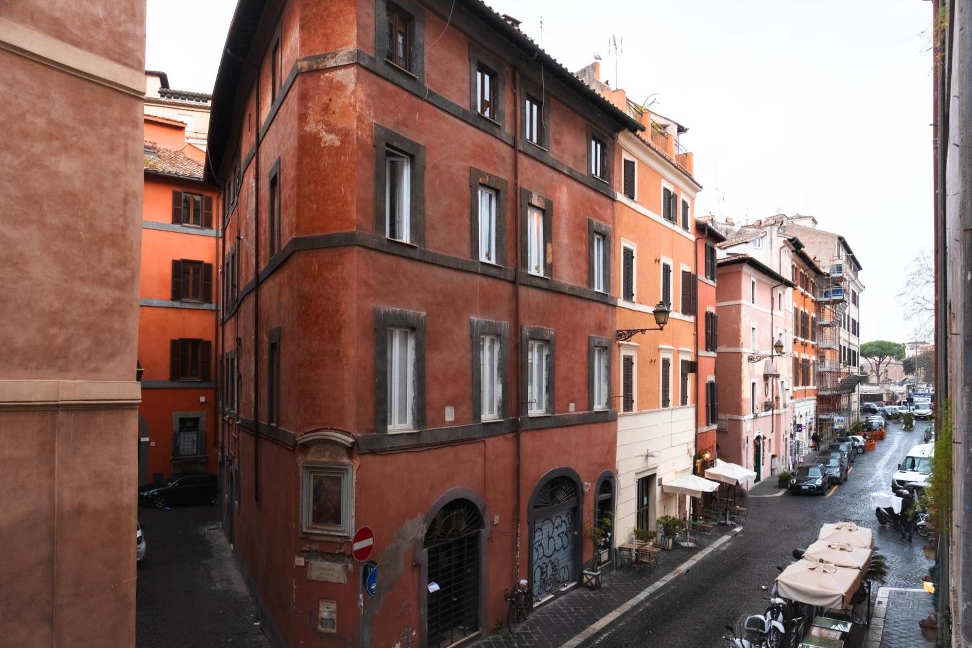 Modern Pied A Terre Near Piazza Navona Apartment Rom