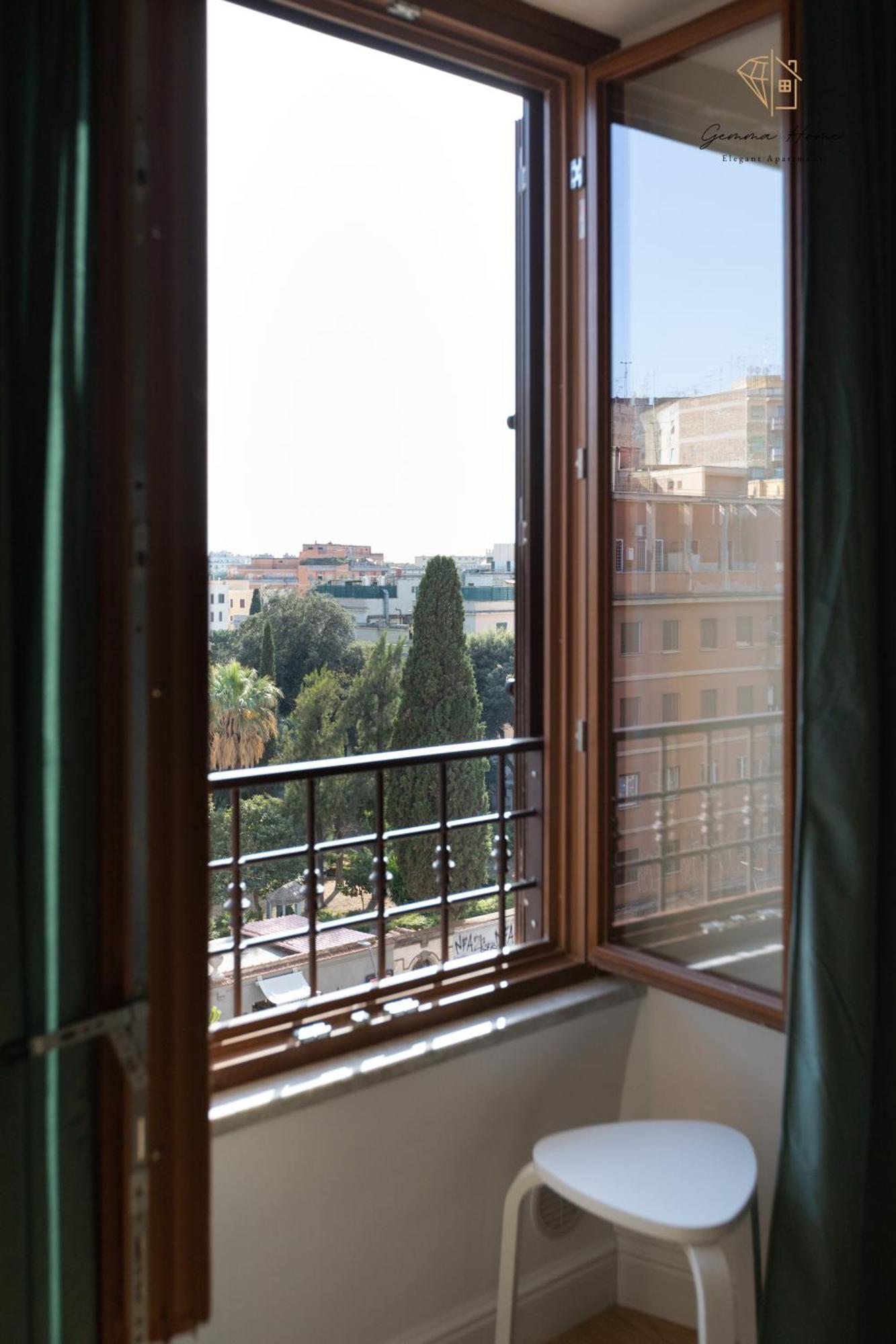 Gemma House - 100mt To Metro Station, 2 En-suite Bathrooms *