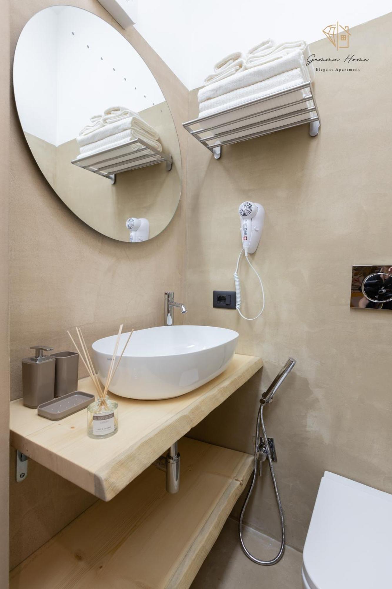 Gemma House - 100mt To Metro Station, 2 En-suite Bathrooms Roma
