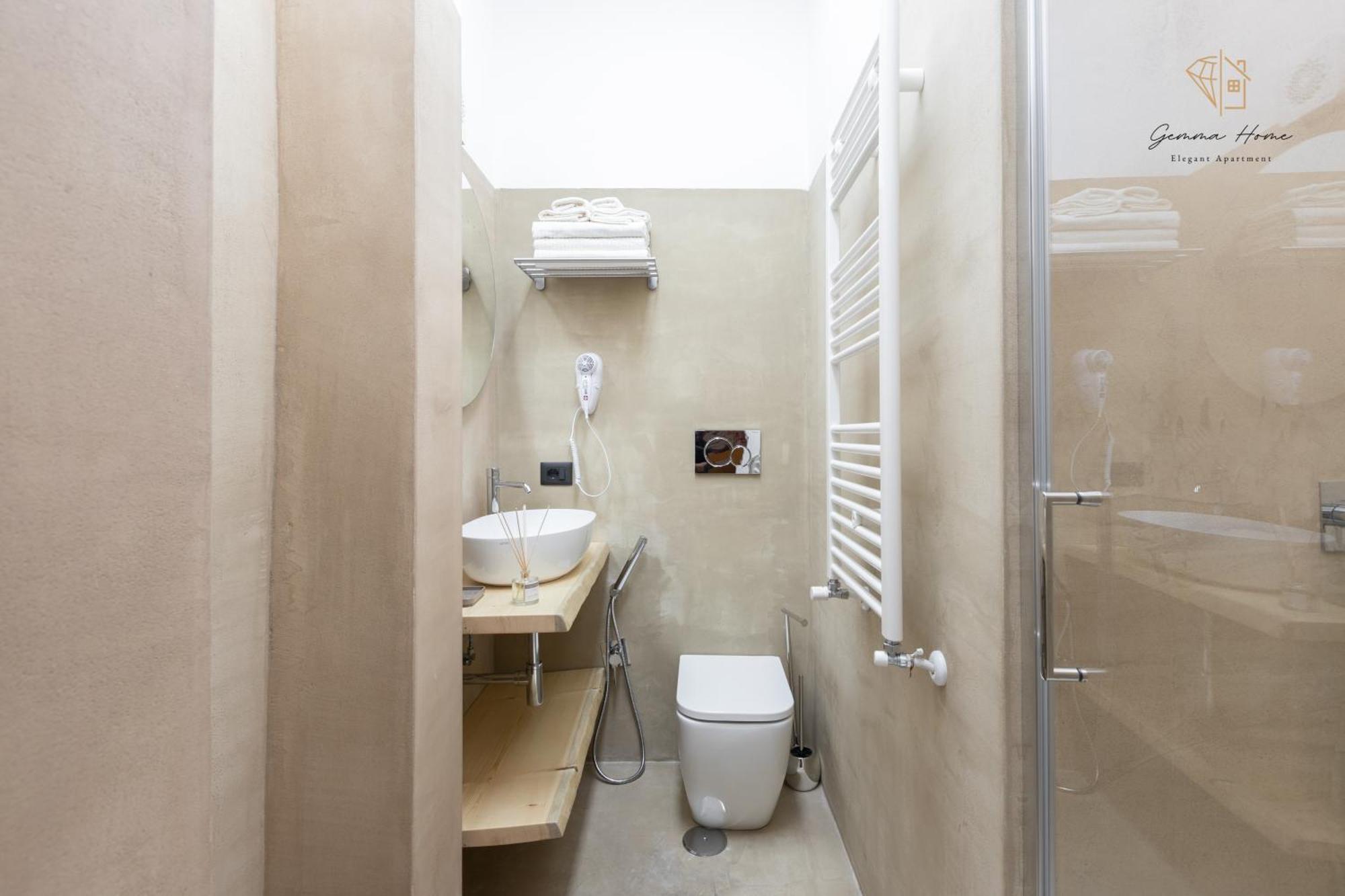 Gemma House - 100mt To Metro Station, 2 En-suite Bathrooms Apartamento *