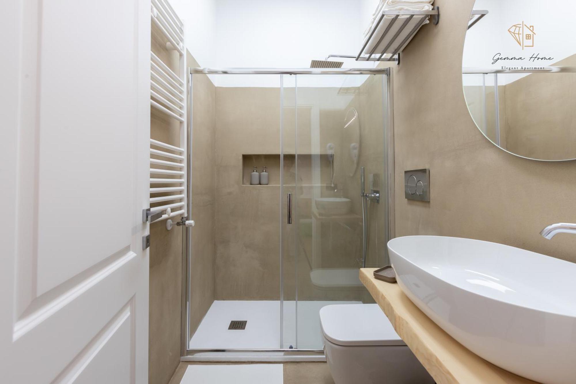 Apartamento Gemma House - 100mt To Metro Station, 2 En-suite Bathrooms Roma